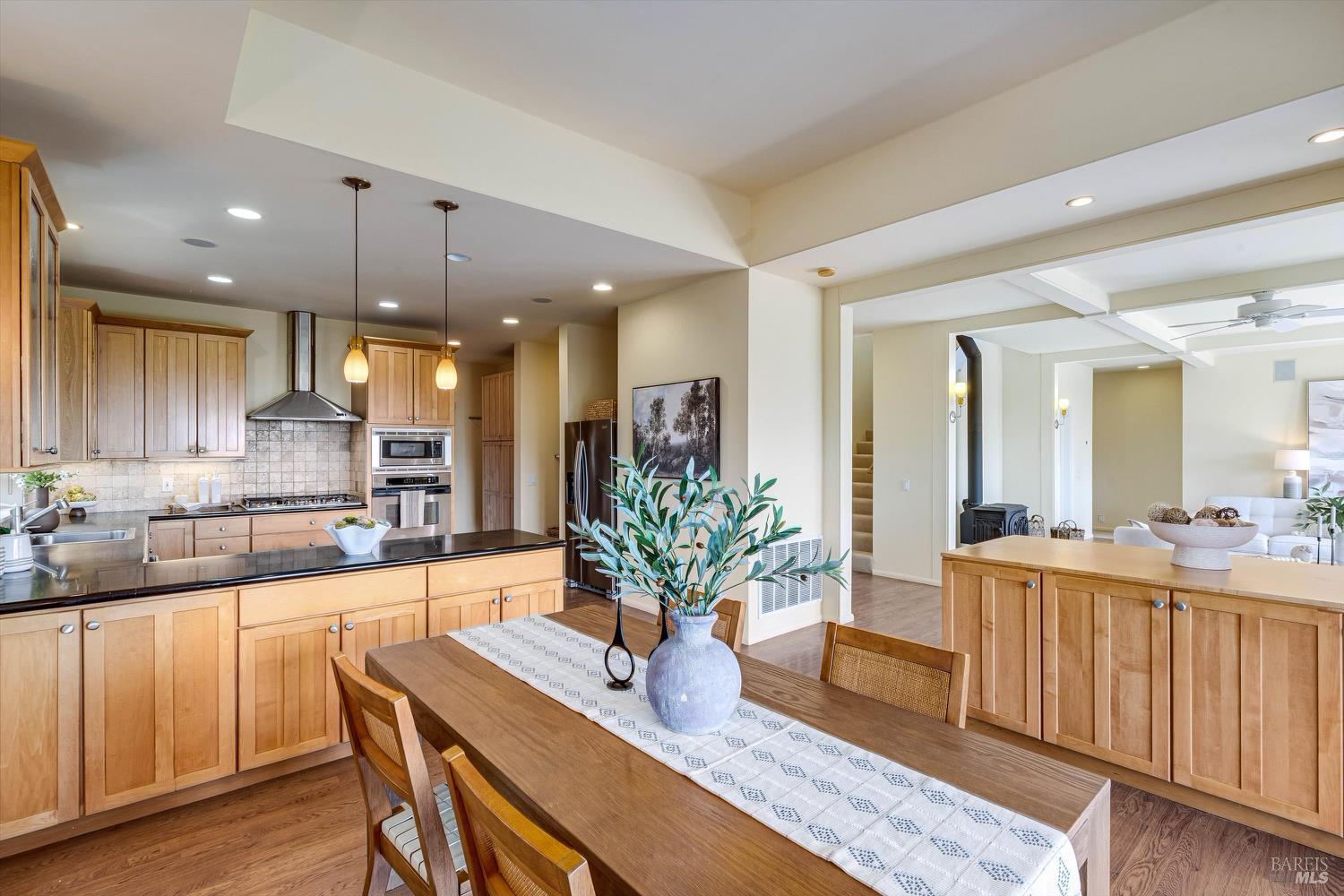 Detail Gallery Image 9 of 60 For 18782 Deer Park Dr, Sonoma,  CA 95476 - 3 Beds | 2/1 Baths