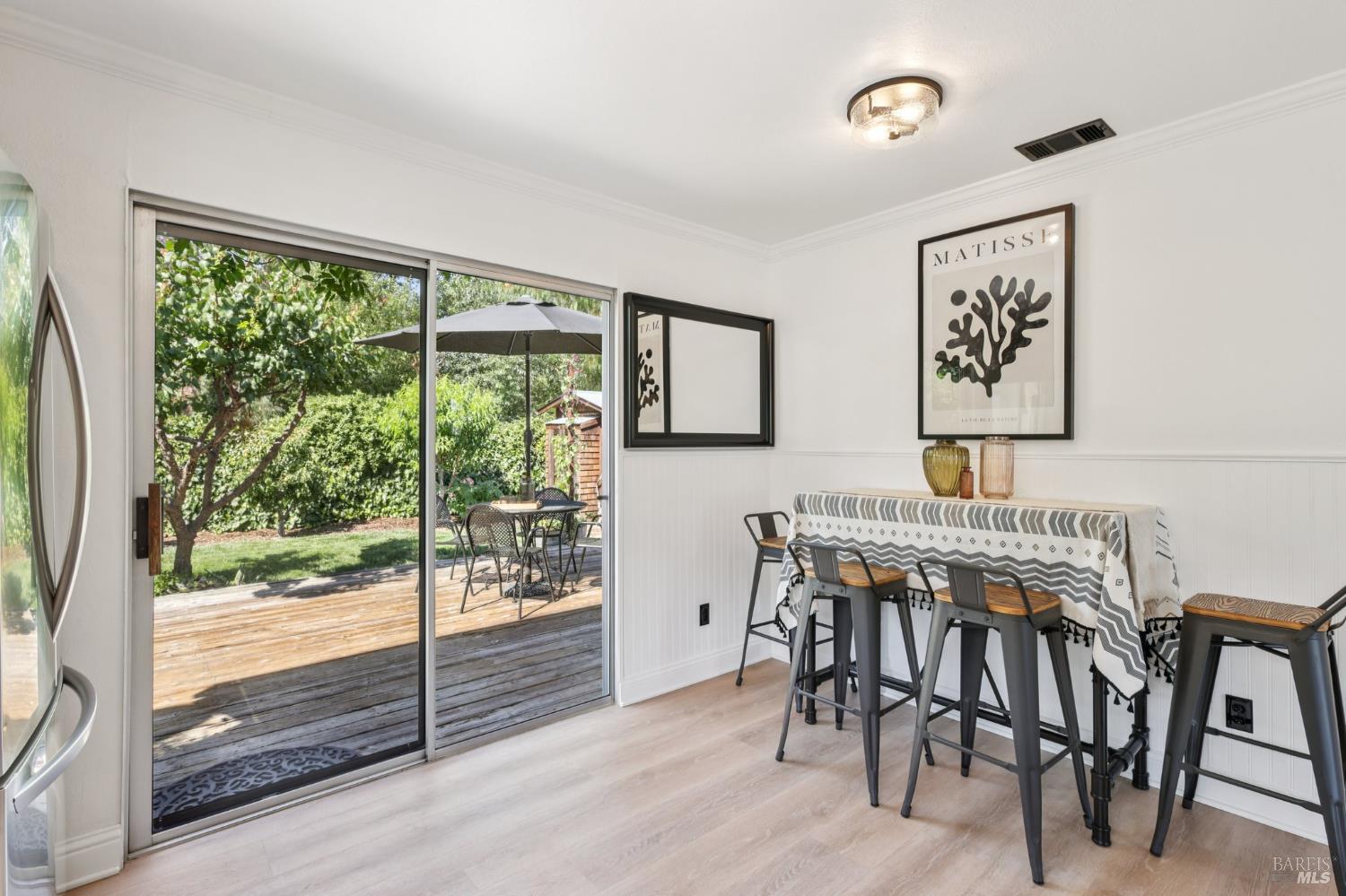 Detail Gallery Image 12 of 41 For 1364 Garmont Ct, Rohnert Park,  CA 94928 - 3 Beds | 2 Baths
