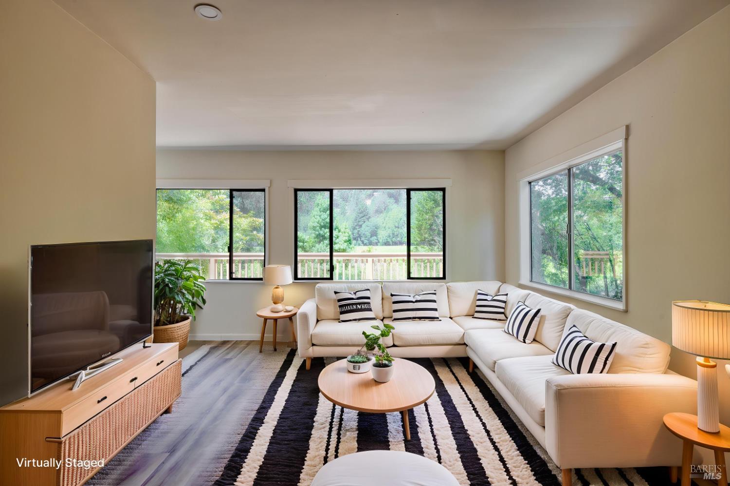Detail Gallery Image 3 of 27 For 14430 Western Ave, Guerneville,  CA 95446 - 2 Beds | 1 Baths