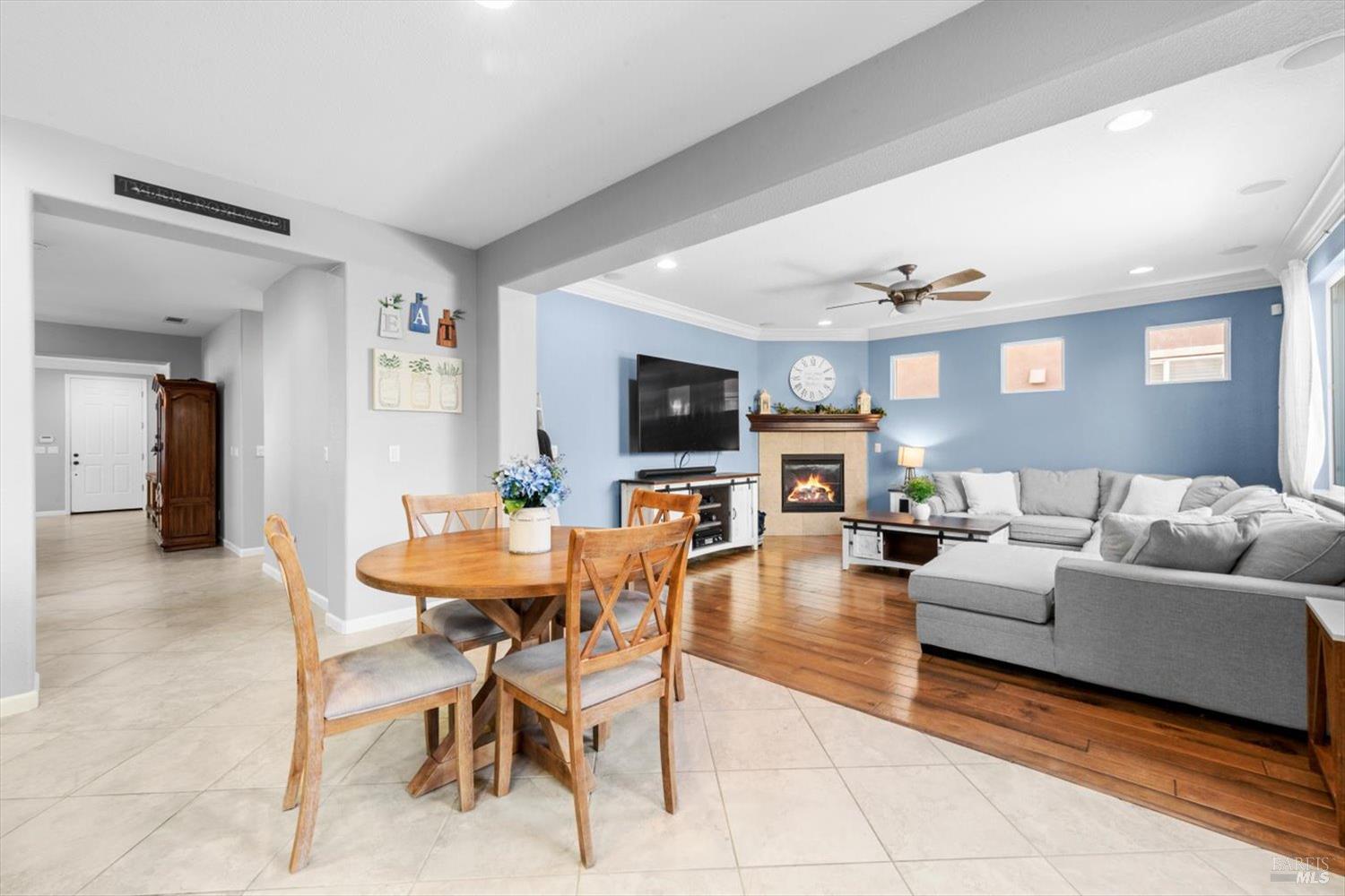 Detail Gallery Image 15 of 67 For 424 Cache Ct, Vacaville,  CA 95688 - 4 Beds | 3 Baths