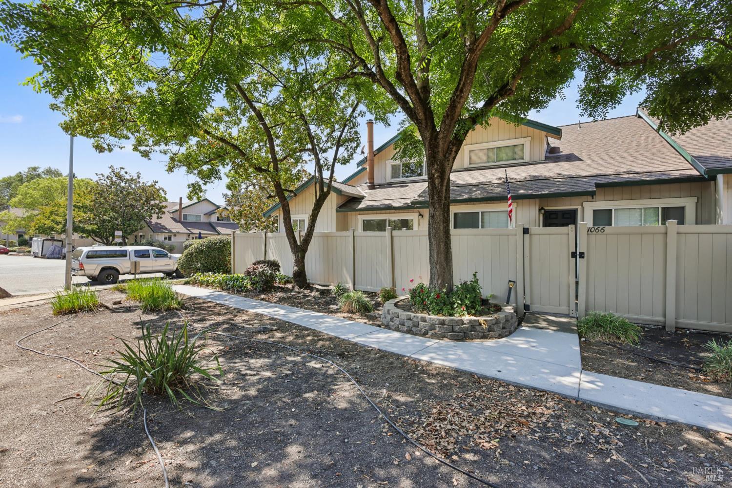 Detail Gallery Image 28 of 31 For 1068 Civic Center Dr, Rohnert Park,  CA 94928 - 2 Beds | 1/1 Baths