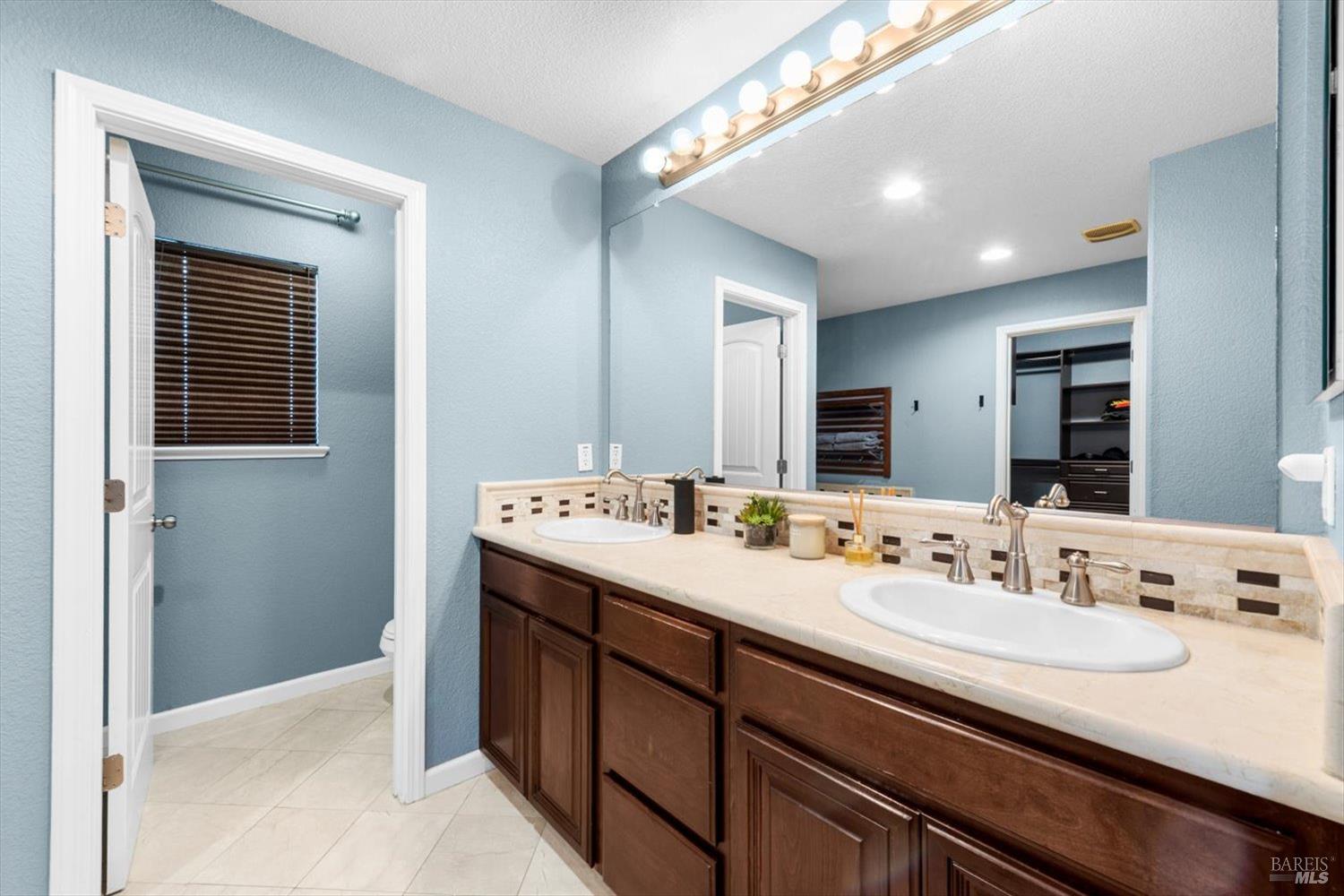 Detail Gallery Image 45 of 67 For 424 Cache Ct, Vacaville,  CA 95688 - 4 Beds | 3 Baths