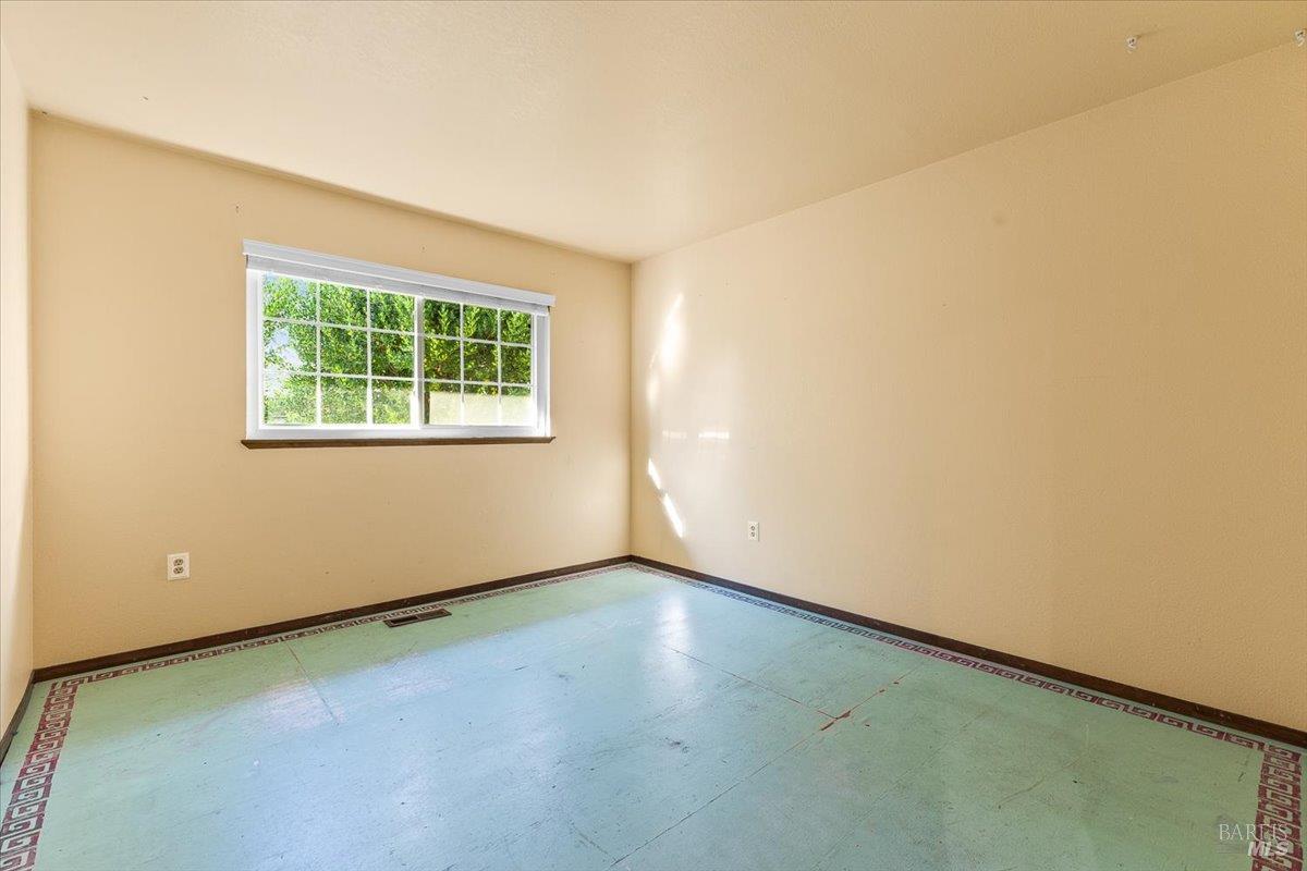 Detail Gallery Image 28 of 39 For 859 Green Way, Santa Rosa,  CA 95404 - 3 Beds | 2 Baths