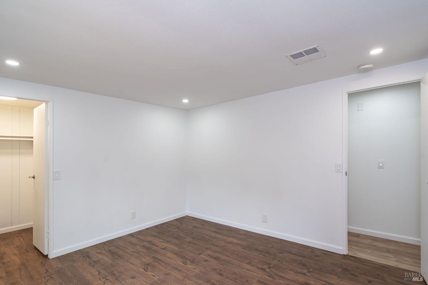 Detail Gallery Image 20 of 32 For 188 Rancho Verde Cir, Rohnert Park,  CA 94928 - 3 Beds | 2 Baths