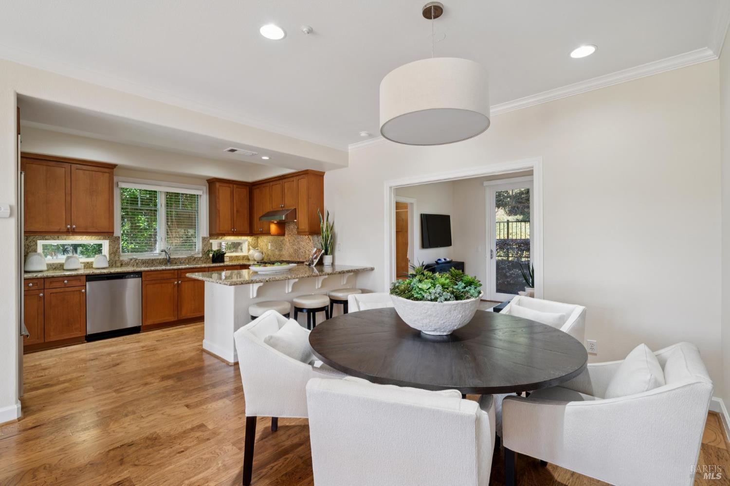 Detail Gallery Image 17 of 69 For 82 Neds Way, Tiburon,  CA 94920 - 3 Beds | 3 Baths