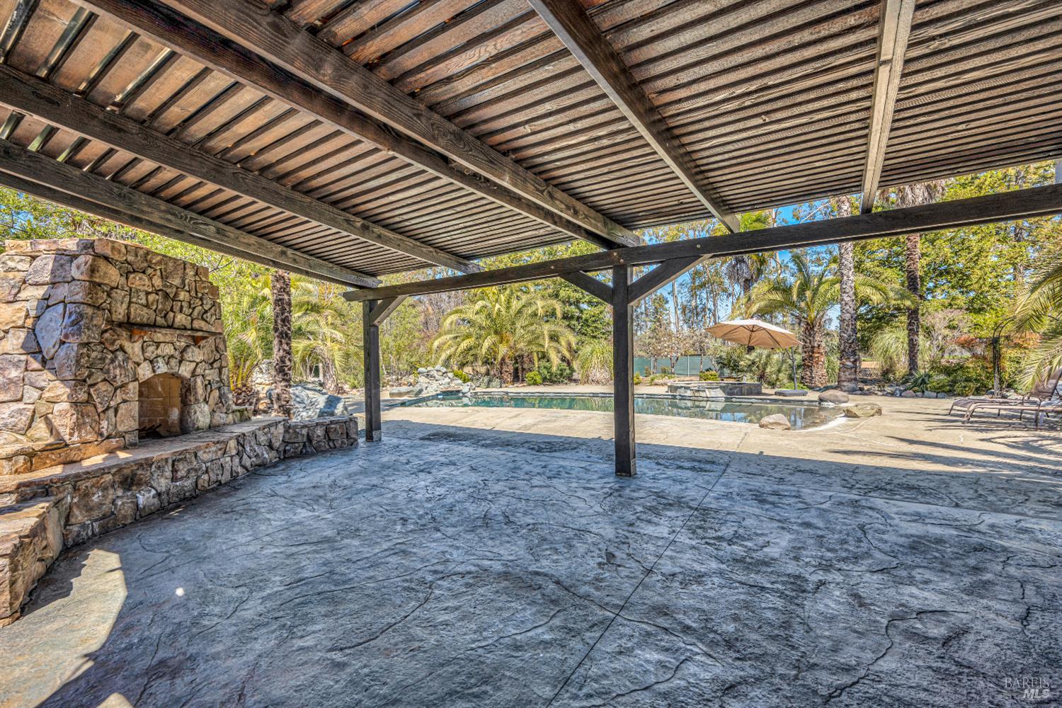 Detail Gallery Image 5 of 52 For 3125 Ranch Ct, Lakeport,  CA 95453 - 3 Beds | 2/1 Baths