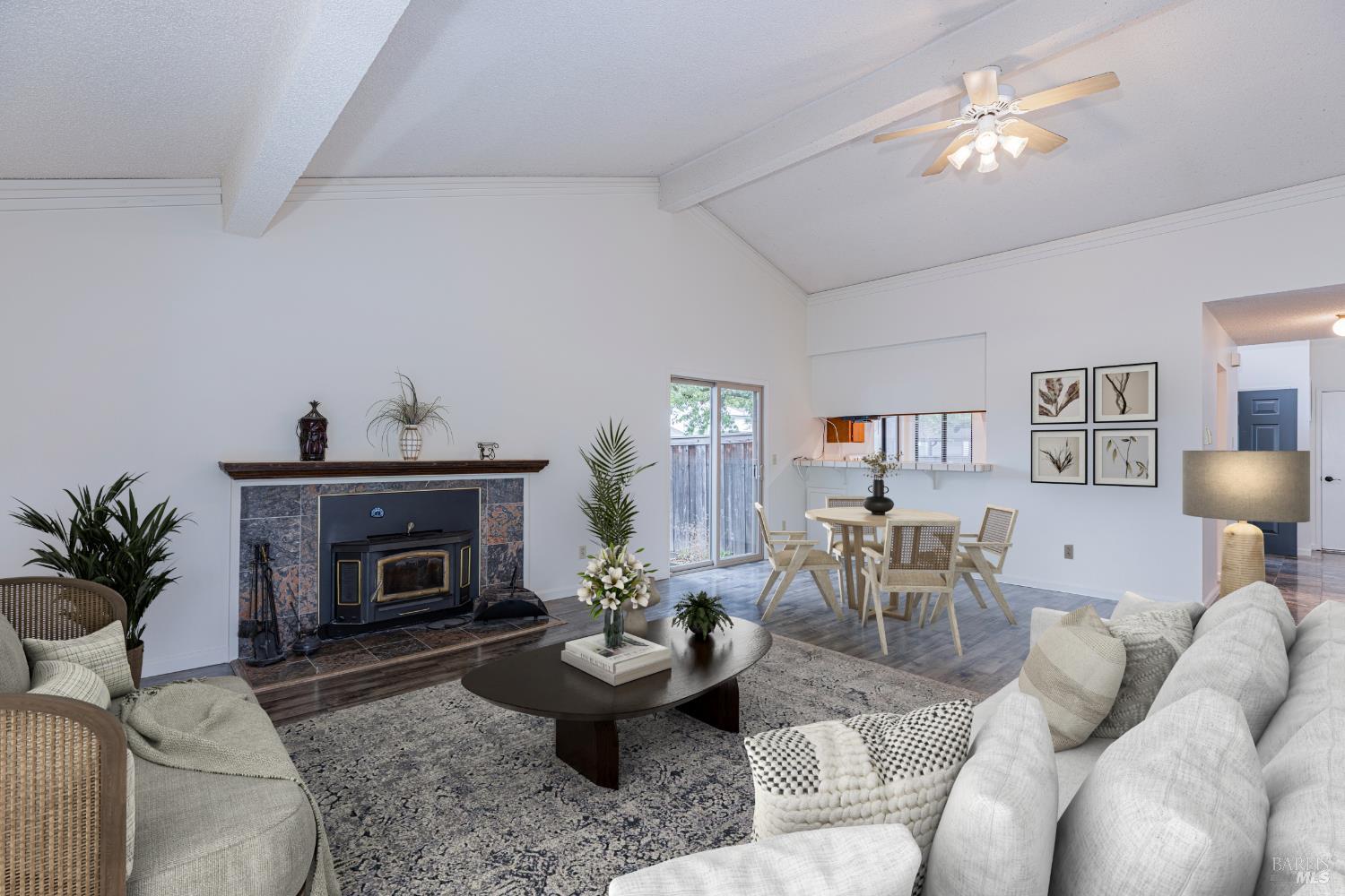 Detail Gallery Image 4 of 43 For 601 Marylyn Cir, Petaluma,  CA 94954 - 3 Beds | 2 Baths