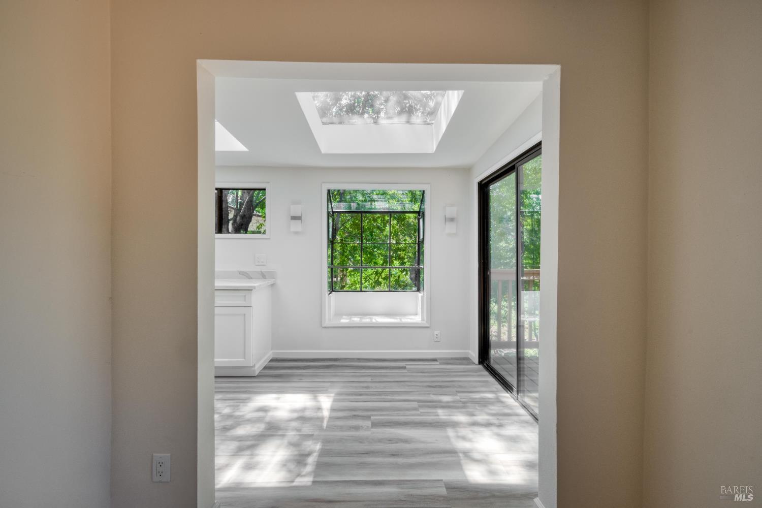 Detail Gallery Image 6 of 27 For 14430 Western Ave, Guerneville,  CA 95446 - 2 Beds | 1 Baths