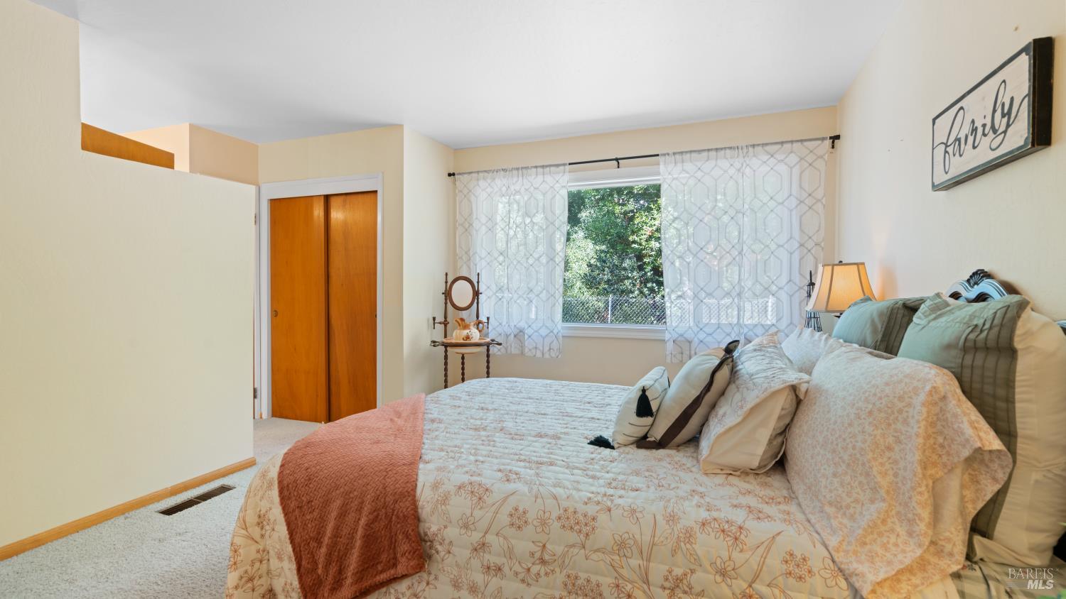 Detail Gallery Image 34 of 78 For 14 St. Paul Cir, Novato,  CA 94947 - 4 Beds | 2 Baths