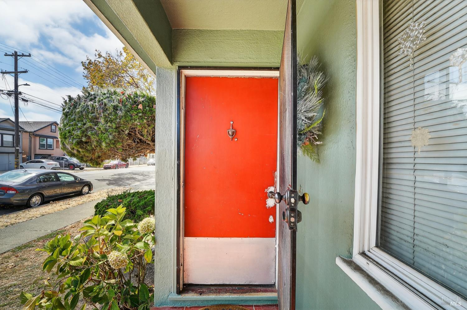 Detail Gallery Image 4 of 25 For 569 18th St, Richmond,  CA 94801 - – Beds | – Baths