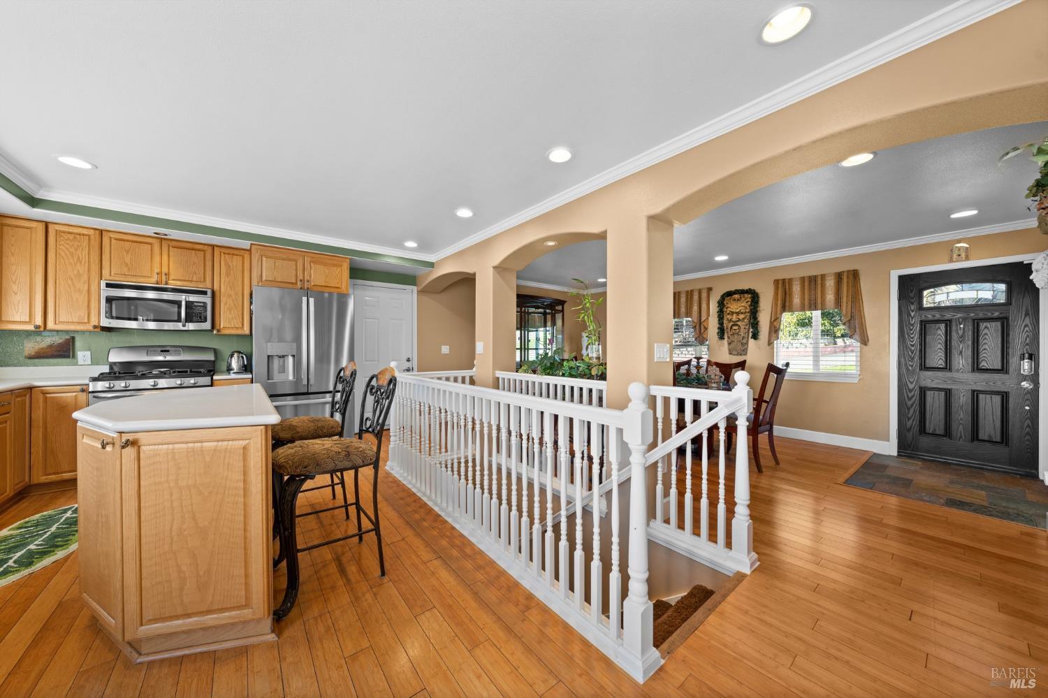 Detail Gallery Image 7 of 66 For 147 Acacia Way, Vallejo,  CA 94591 - 4 Beds | 2/1 Baths