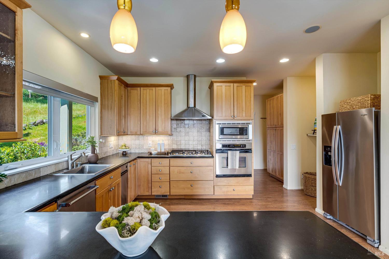Detail Gallery Image 13 of 60 For 18782 Deer Park Dr, Sonoma,  CA 95476 - 3 Beds | 2/1 Baths