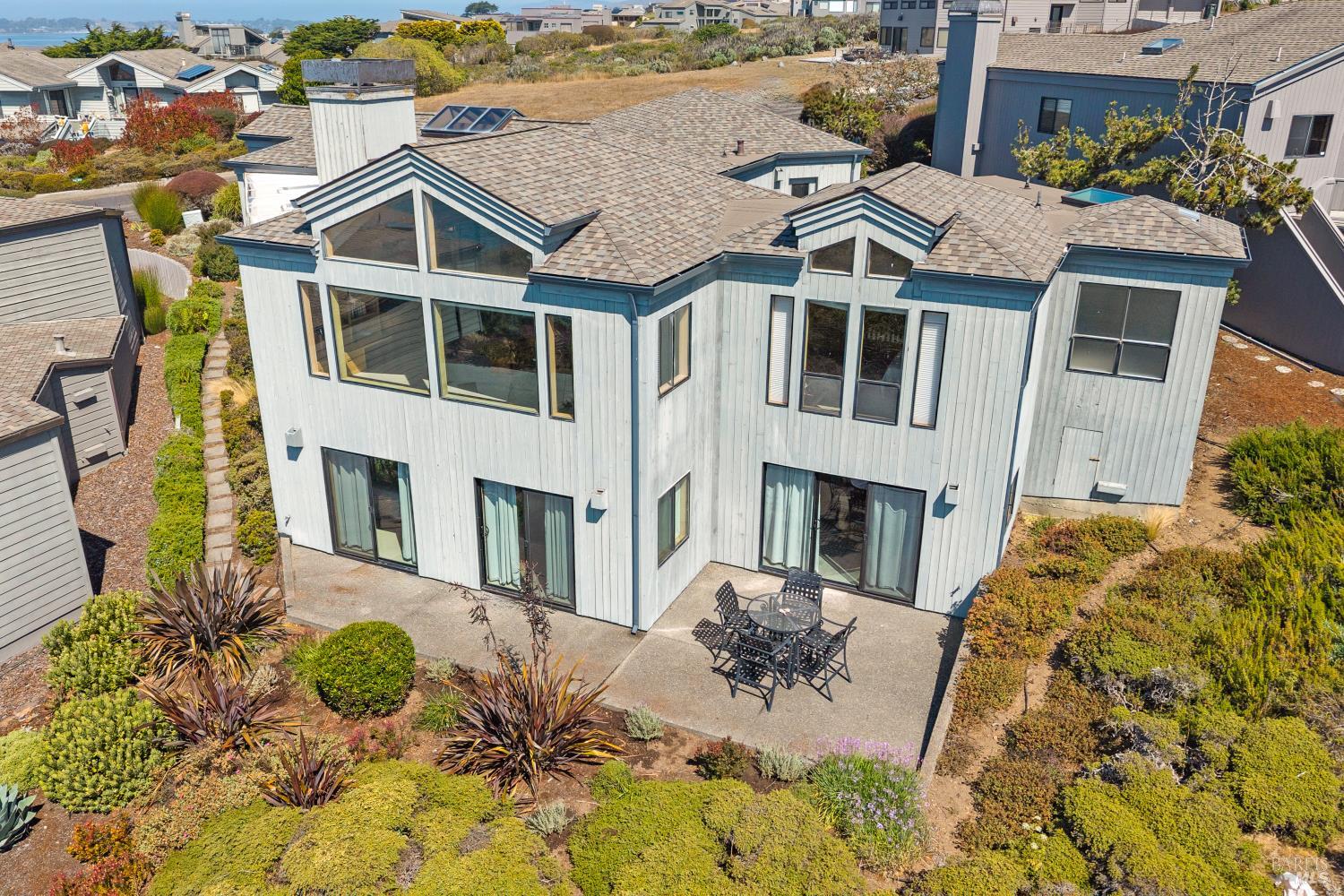 Detail Gallery Image 4 of 59 For 1011 Sea Eagle Loop, Bodega Bay,  CA 94923 - 4 Beds | 2/1 Baths