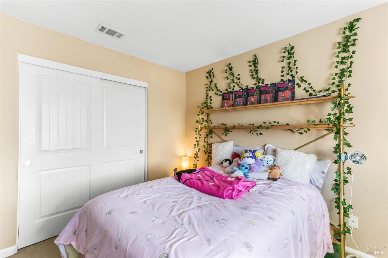 Detail Gallery Image 11 of 34 For 771 Del Mar Cir, Vacaville,  CA 95688 - 4 Beds | 2/1 Baths