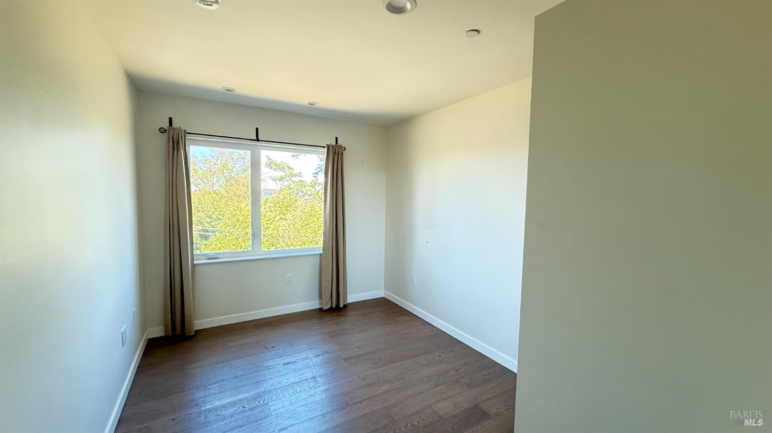 Detail Gallery Image 14 of 23 For 221 El Toyonal St, Orinda,  CA 94563 - 4 Beds | 3 Baths