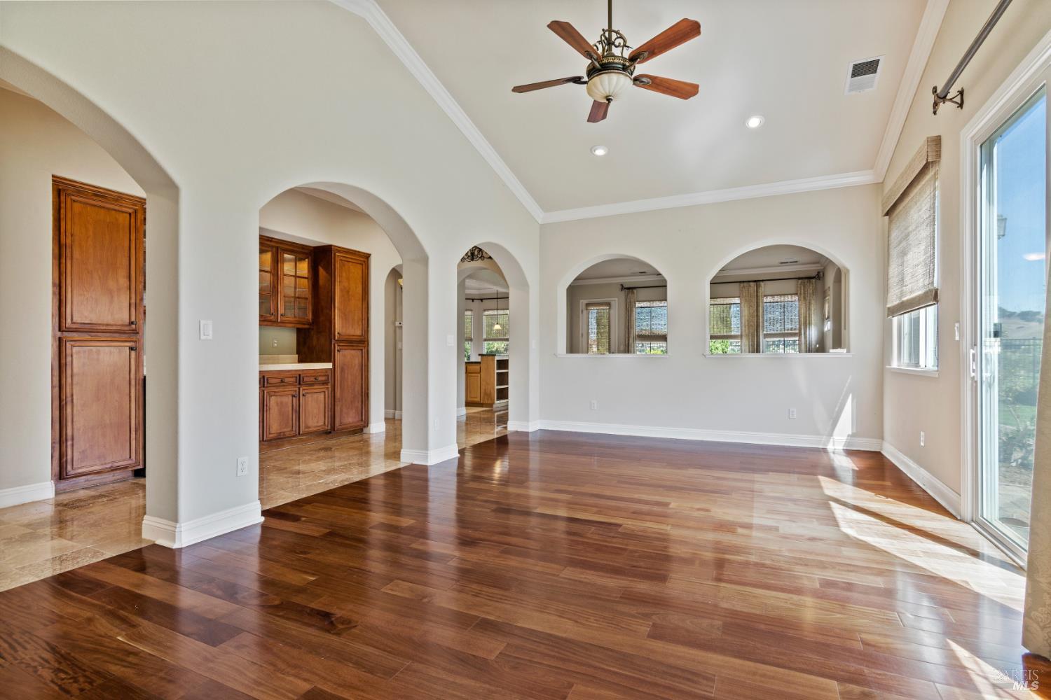 Detail Gallery Image 7 of 45 For 1358 Swainson Ct, Vallejo,  CA 94591 - 3 Beds | 3 Baths