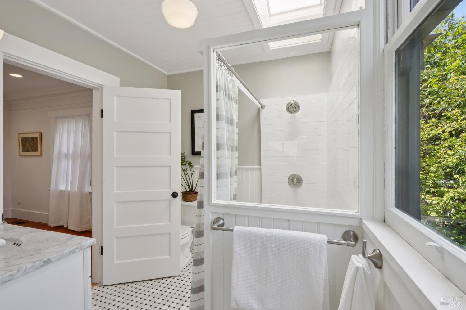 Detail Gallery Image 19 of 73 For 74 Redwood Rd, San Anselmo,  CA 94960 - 4 Beds | 3 Baths