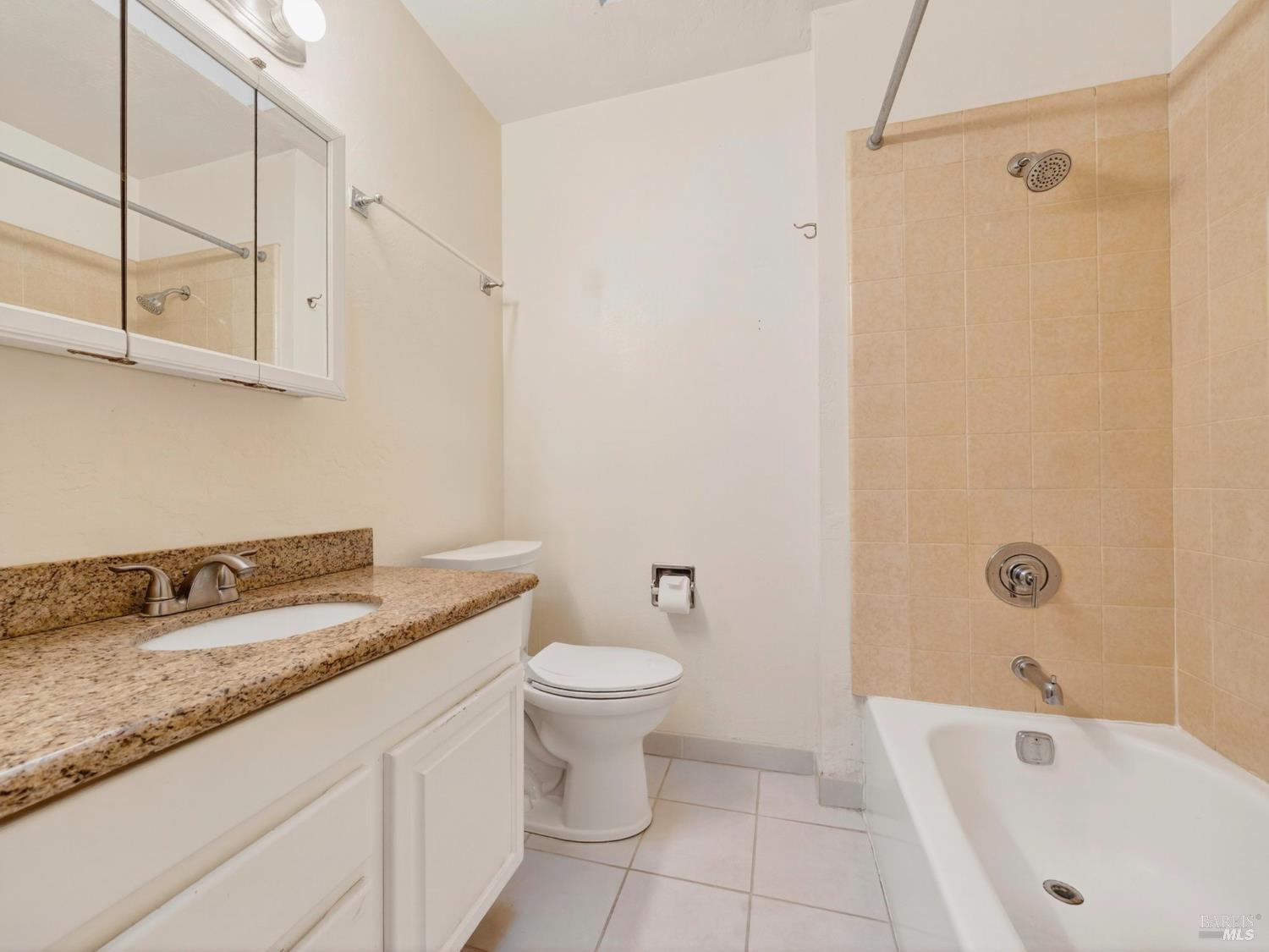 Detail Gallery Image 14 of 25 For 1411 Casa Buena Dr #14,  Corte Madera,  CA 94925 - 3 Beds | 1/1 Baths