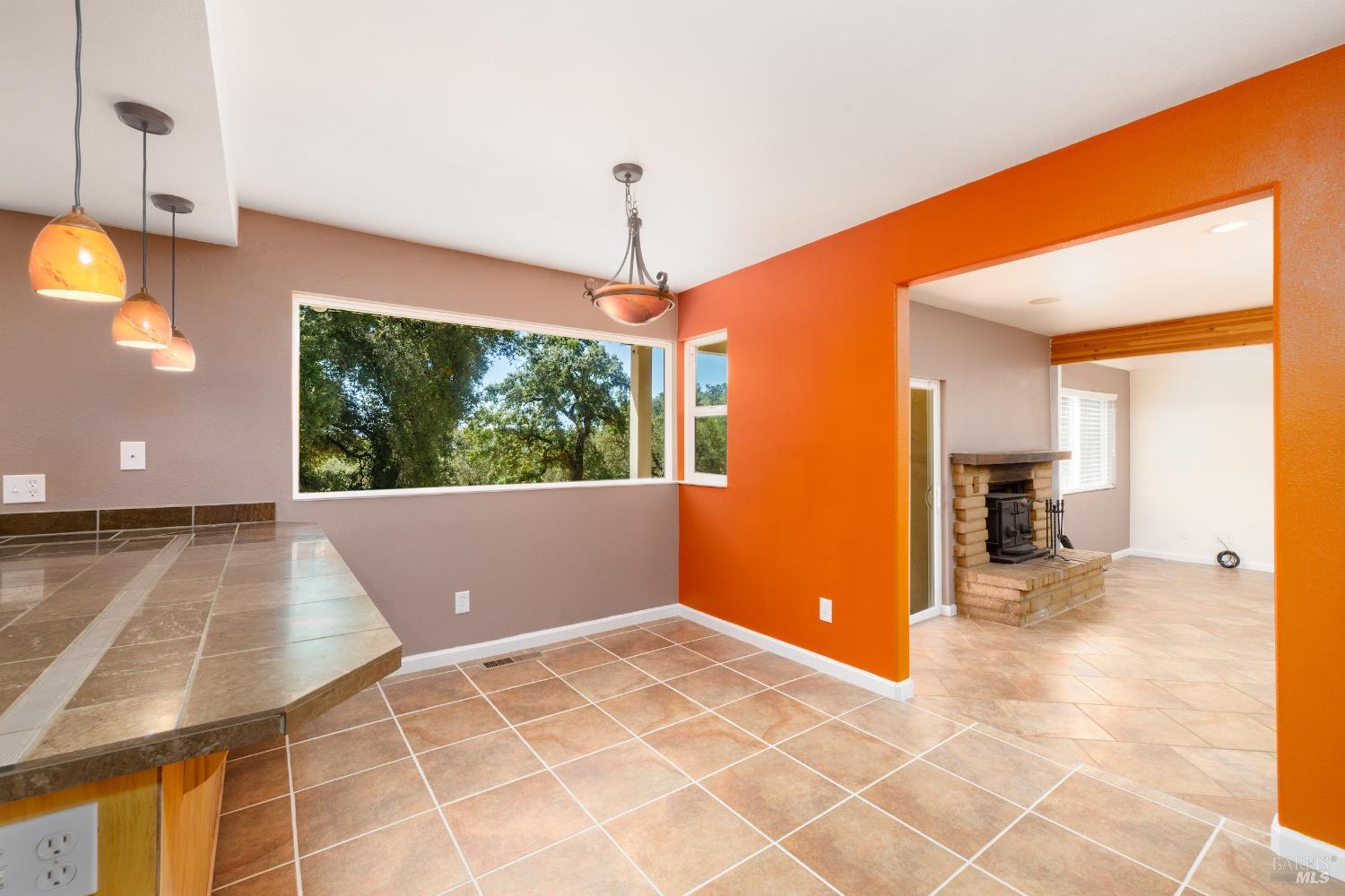 Detail Gallery Image 15 of 41 For 1088 Palomino Rd, Cloverdale,  CA 95425 - 5 Beds | 3 Baths