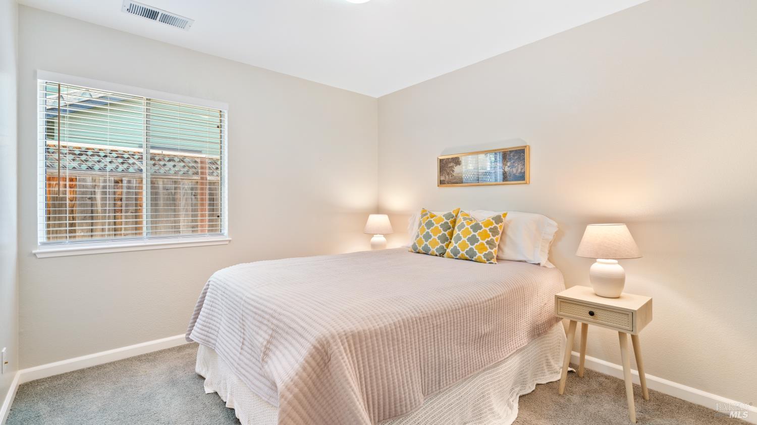 Detail Gallery Image 13 of 22 For 9474 Lazy Creek Dr, Windsor,  CA 95492 - 3 Beds | 2 Baths