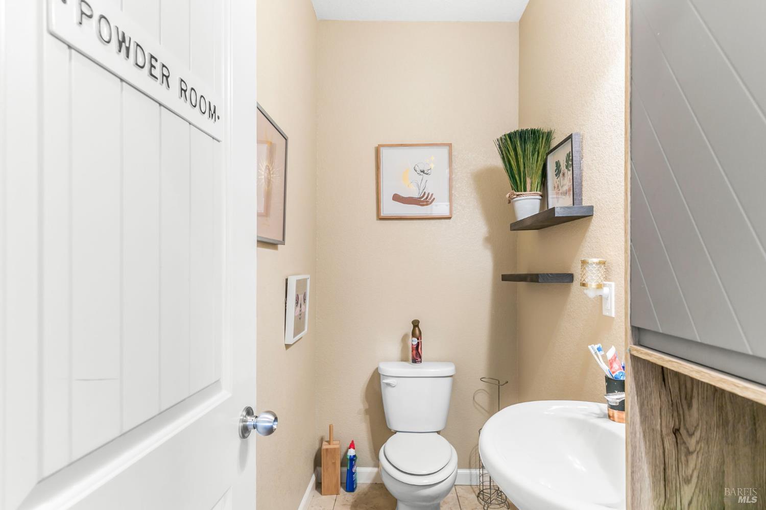 Detail Gallery Image 16 of 34 For 771 Del Mar Cir, Vacaville,  CA 95688 - 4 Beds | 2/1 Baths