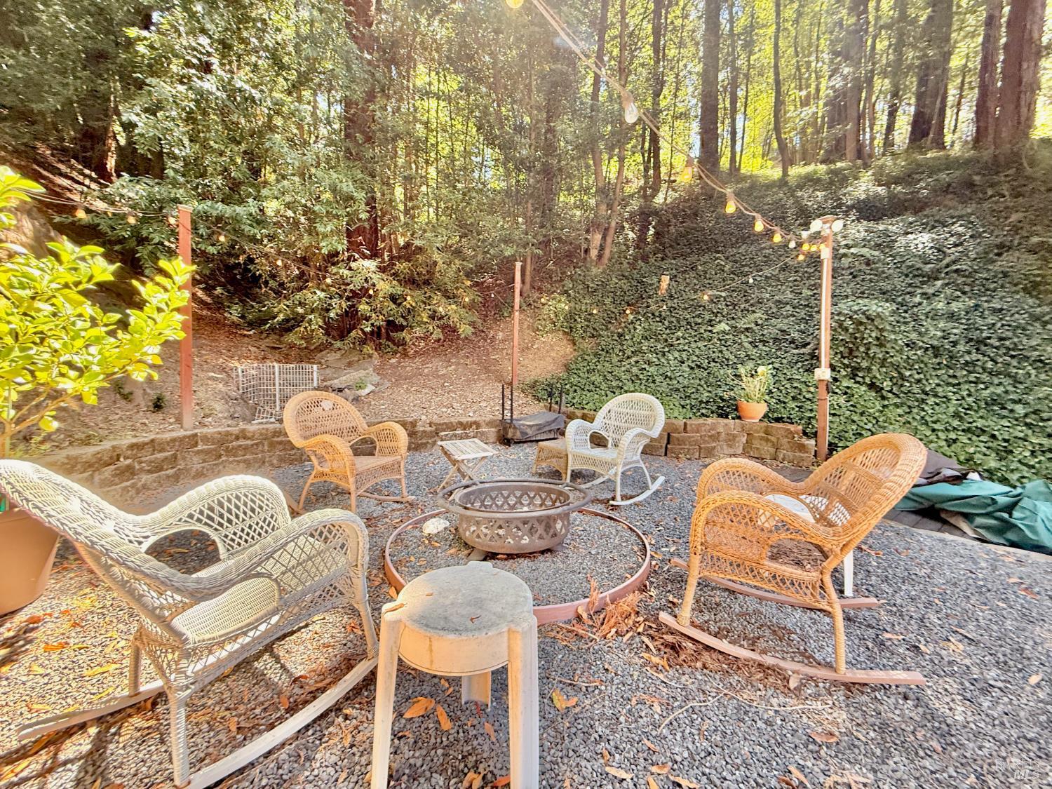 Detail Gallery Image 9 of 46 For 14235 Armstrong Woods Rd, Guerneville,  CA 95446 - 2 Beds | 2 Baths