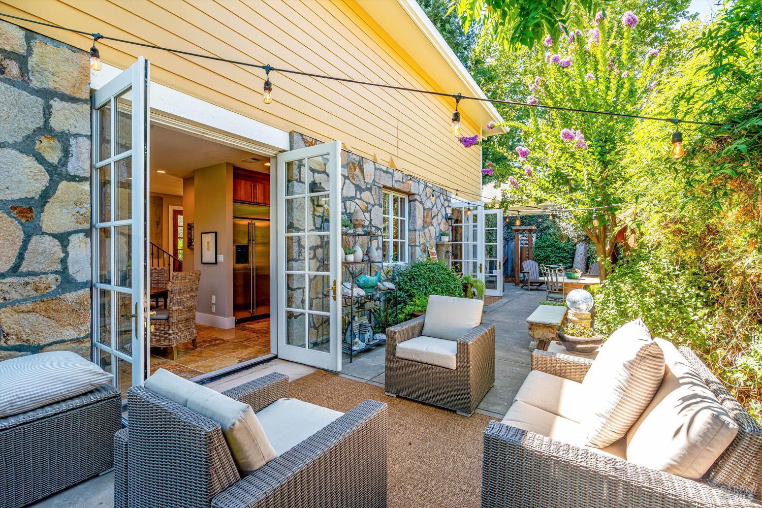 Detail Gallery Image 13 of 16 For 6588 Jefferson St, Yountville,  CA 94599 - 1 Beds | 1/1 Baths