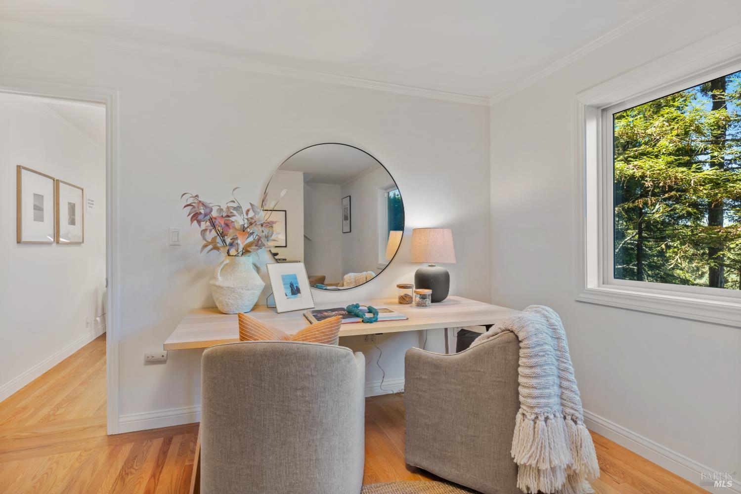 Detail Gallery Image 22 of 30 For 23 Sunrise Ln, Larkspur,  CA 94939 - 4 Beds | 2/1 Baths