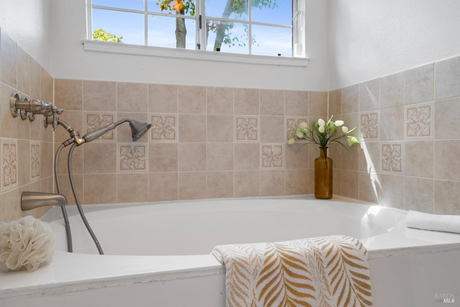 Detail Gallery Image 34 of 43 For 37 Sage Way, Napa,  CA 94559 - 3 Beds | 2 Baths