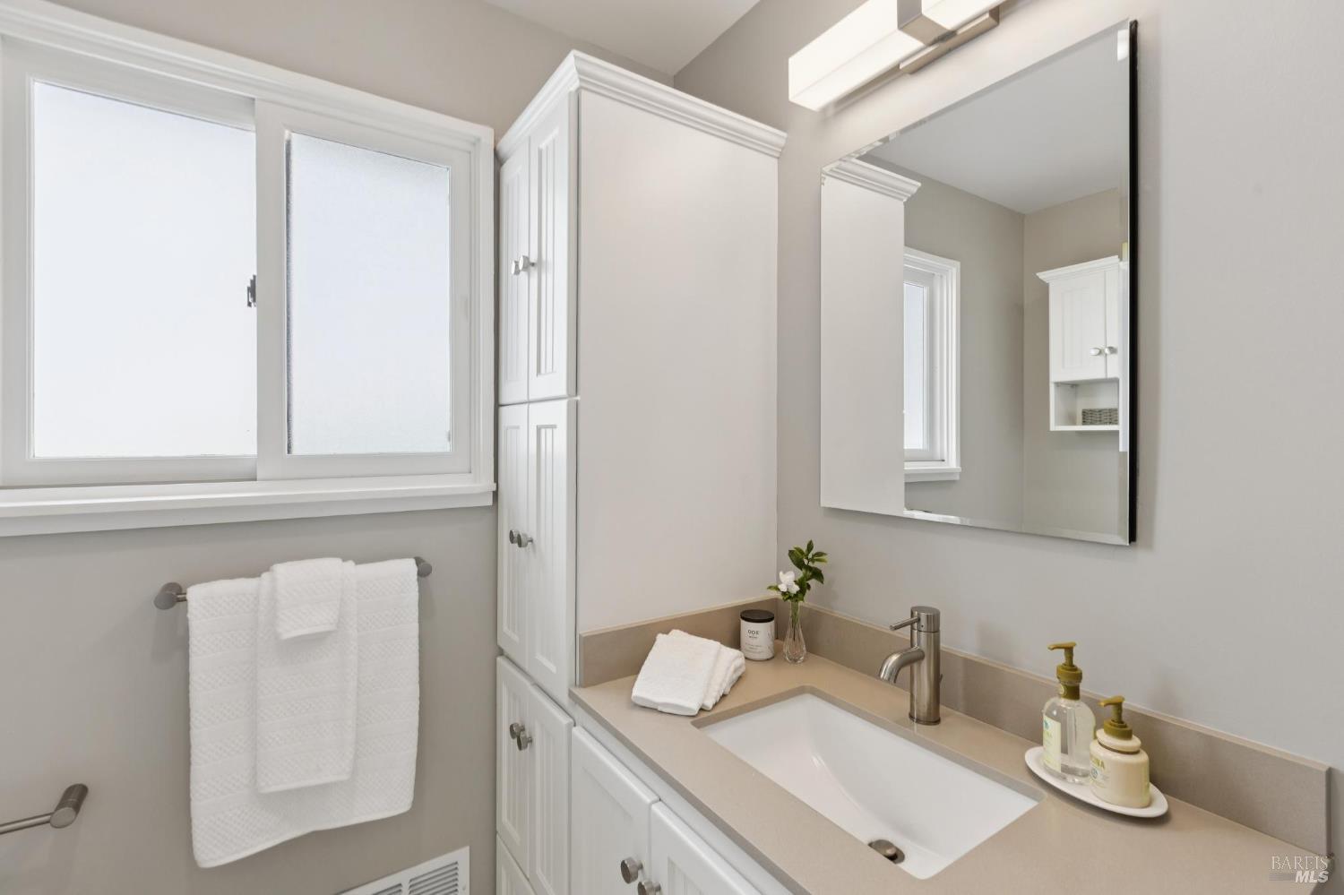 Detail Gallery Image 37 of 55 For 357 Mountain View Ave, San Rafael,  CA 94901 - 4 Beds | 2 Baths