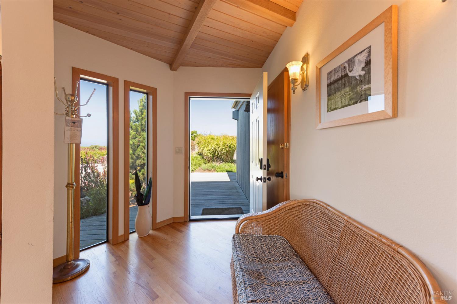 Detail Gallery Image 10 of 59 For 1011 Sea Eagle Loop, Bodega Bay,  CA 94923 - 4 Beds | 2/1 Baths