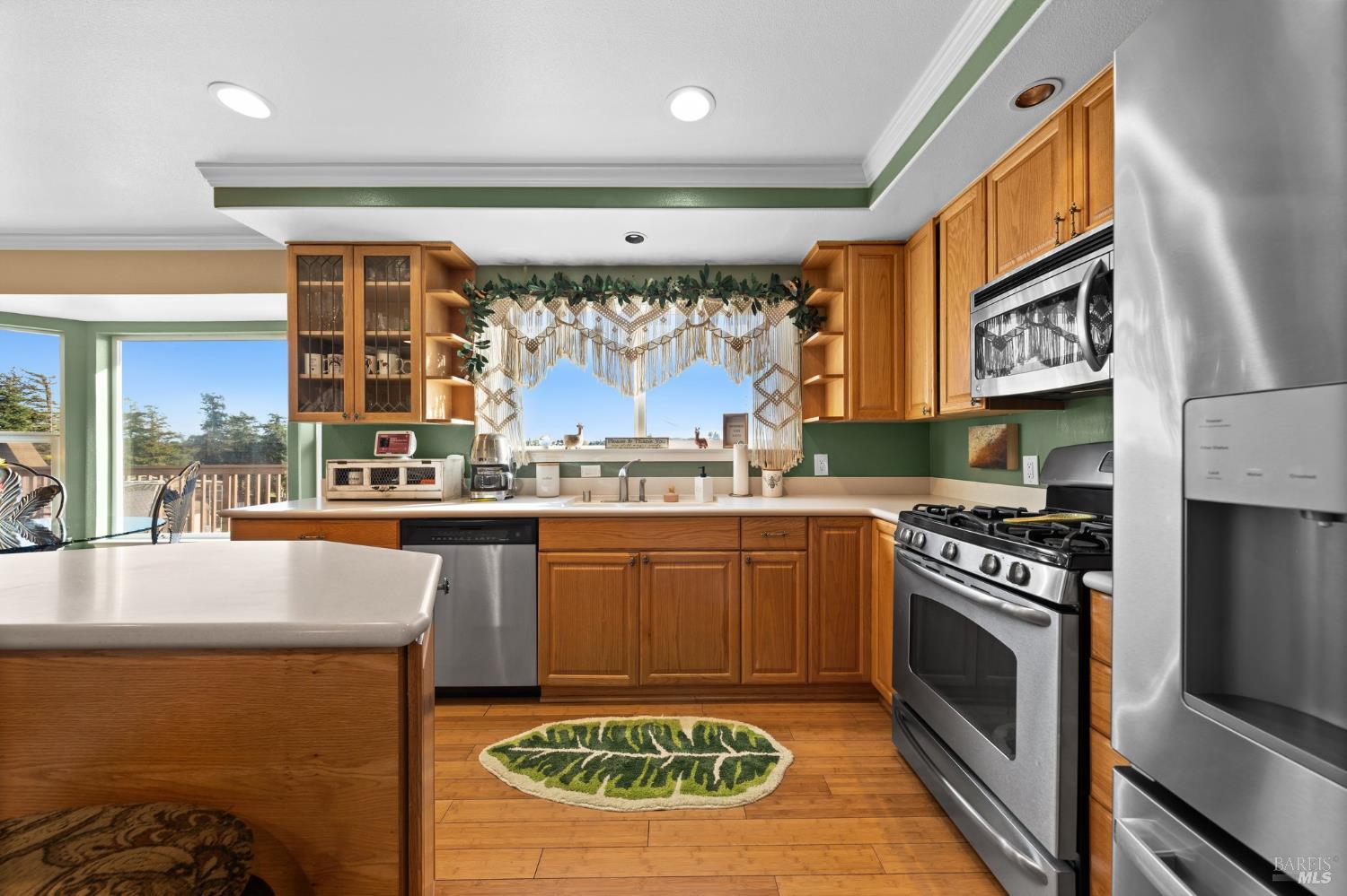 Detail Gallery Image 9 of 66 For 147 Acacia Way, Vallejo,  CA 94591 - 4 Beds | 2/1 Baths