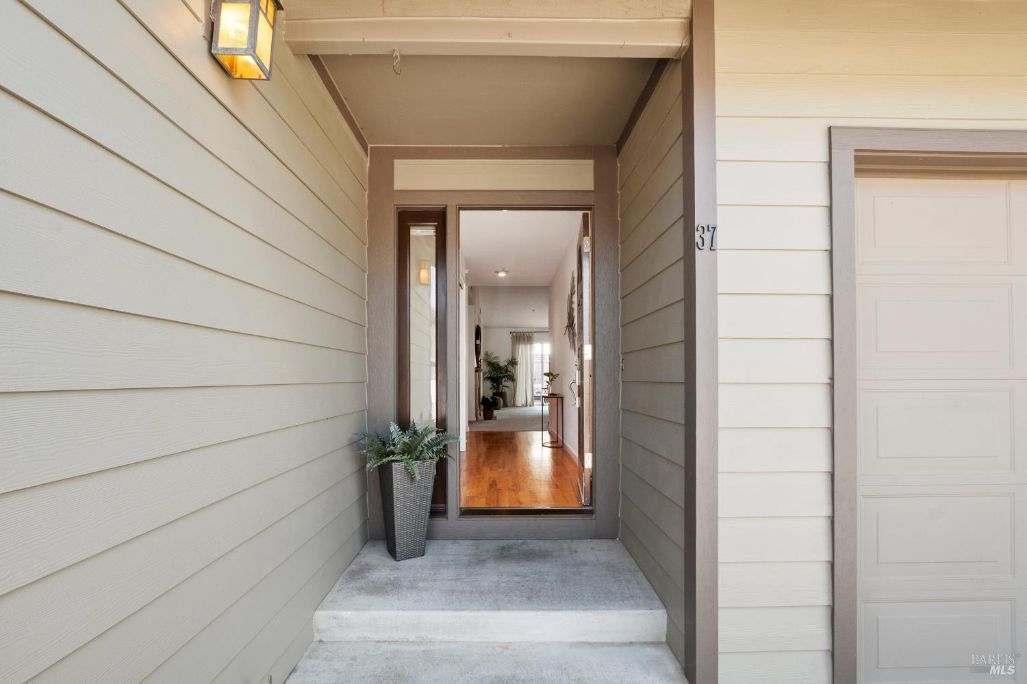 Detail Gallery Image 4 of 43 For 37 Sage Way, Napa,  CA 94559 - 3 Beds | 2 Baths