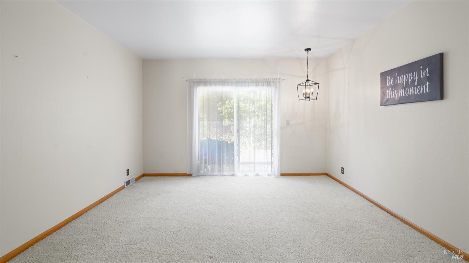 Detail Gallery Image 9 of 78 For 14 St. Paul Cir, Novato,  CA 94947 - 4 Beds | 2 Baths