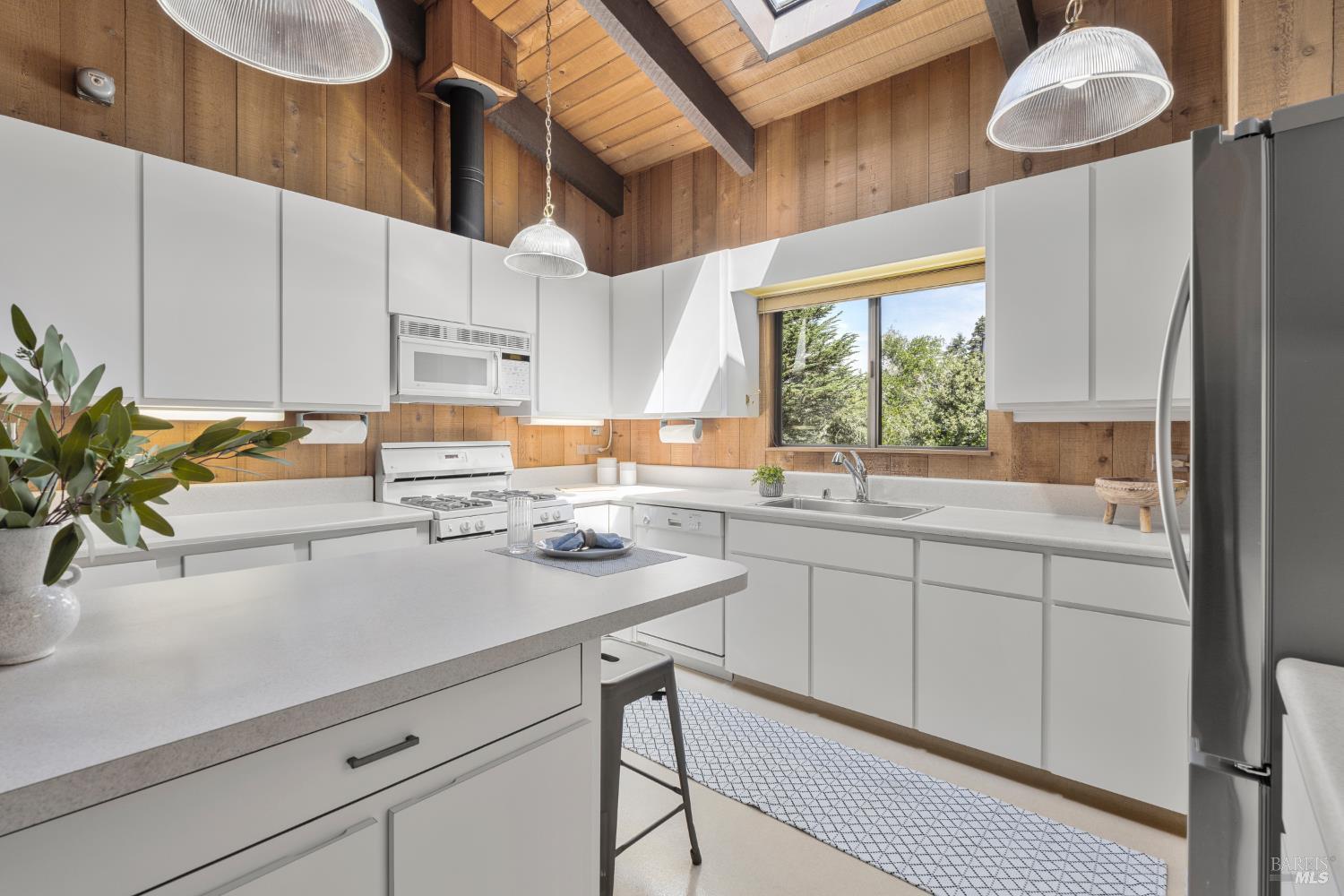 Detail Gallery Image 14 of 48 For 35330 Fly Cloud Rd, The Sea Ranch,  CA 95497 - 1 Beds | 2 Baths