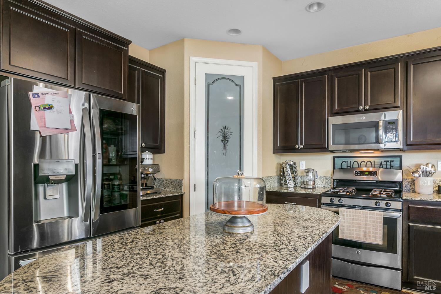 Detail Gallery Image 19 of 34 For 771 Del Mar Cir, Vacaville,  CA 95688 - 4 Beds | 2/1 Baths