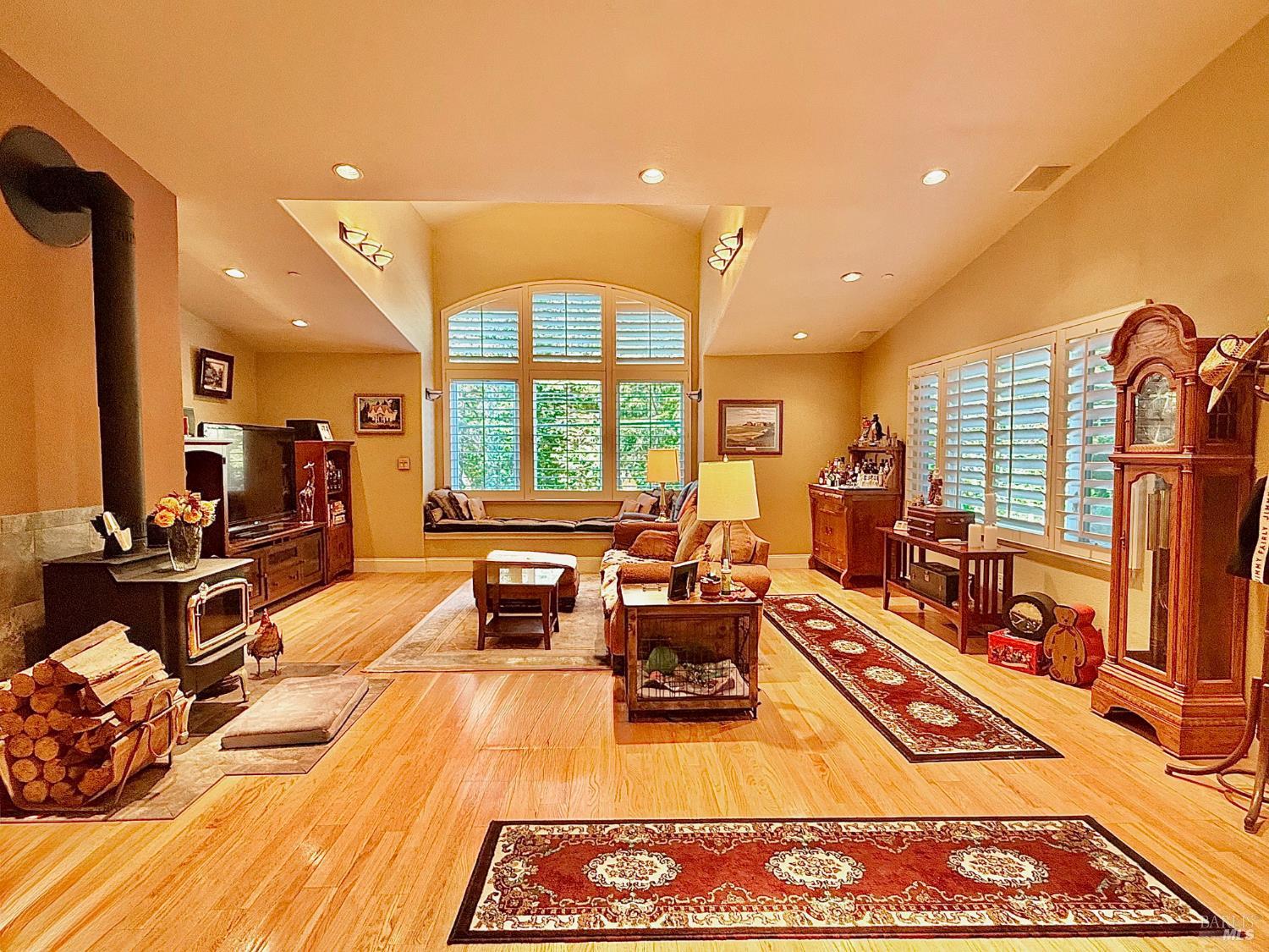 Detail Gallery Image 14 of 46 For 14235 Armstrong Woods Rd, Guerneville,  CA 95446 - 2 Beds | 2 Baths