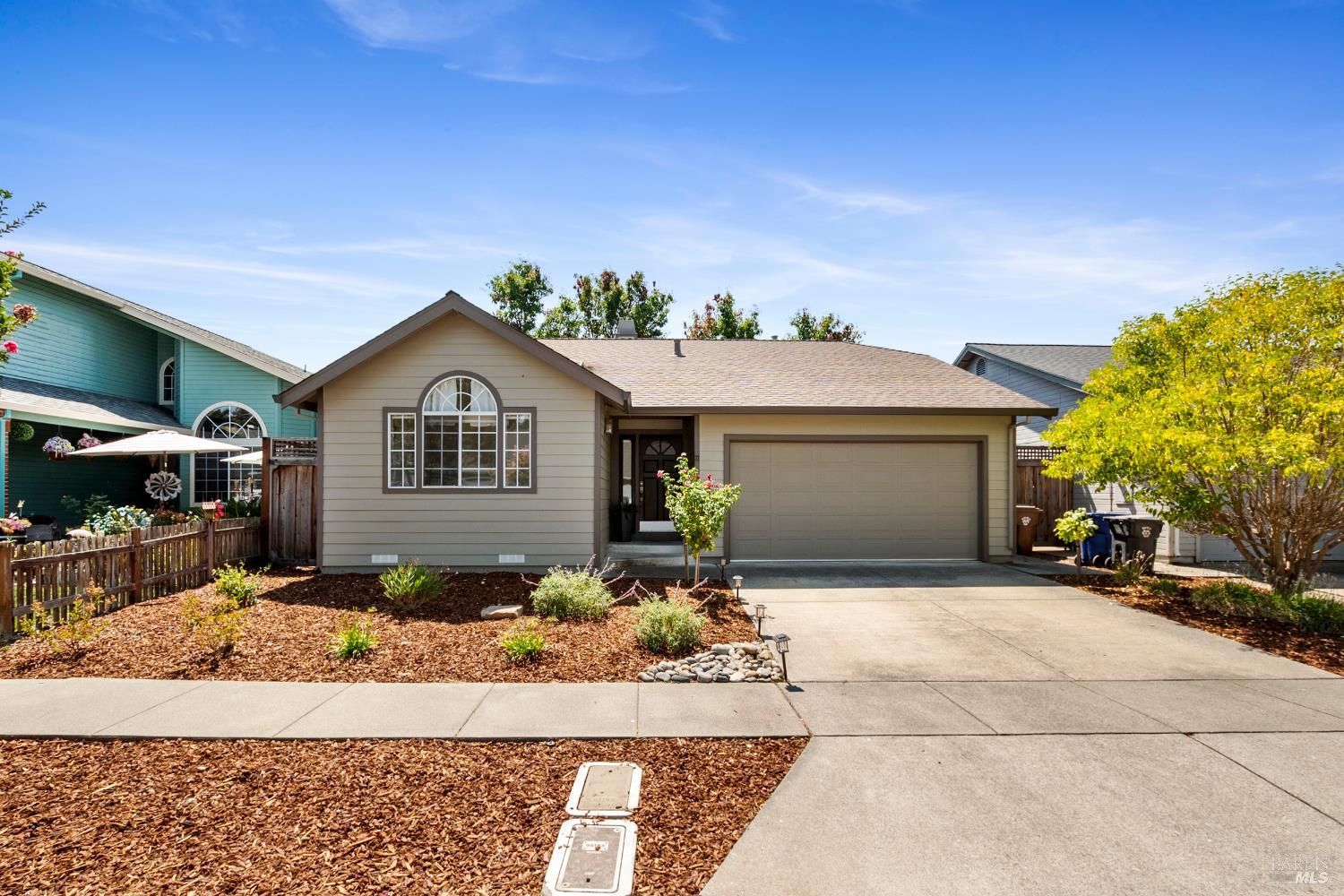 Detail Gallery Image 2 of 43 For 37 Sage Way, Napa,  CA 94559 - 3 Beds | 2 Baths