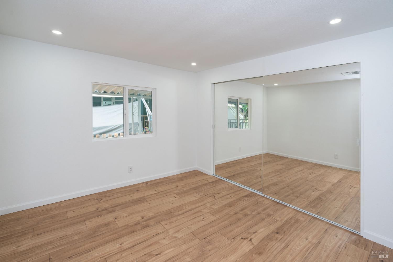 Detail Gallery Image 23 of 32 For 188 Rancho Verde Cir, Rohnert Park,  CA 94928 - 3 Beds | 2 Baths