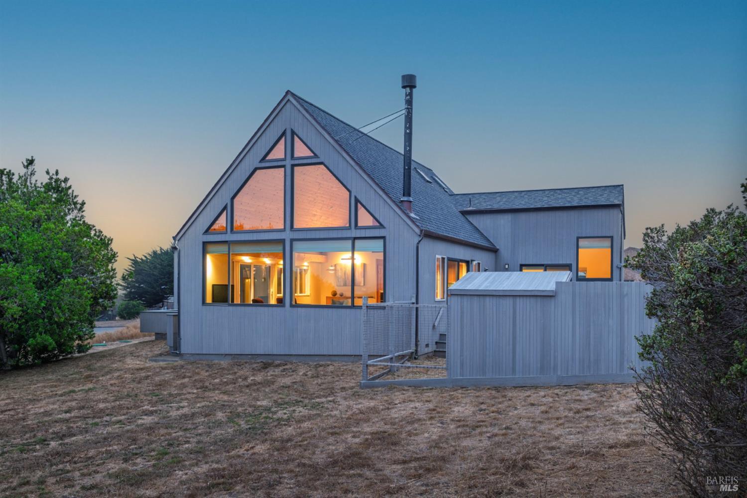 Detail Gallery Image 4 of 46 For 220 Vantage Rd, The Sea Ranch,  CA 95497 - 3 Beds | 2 Baths