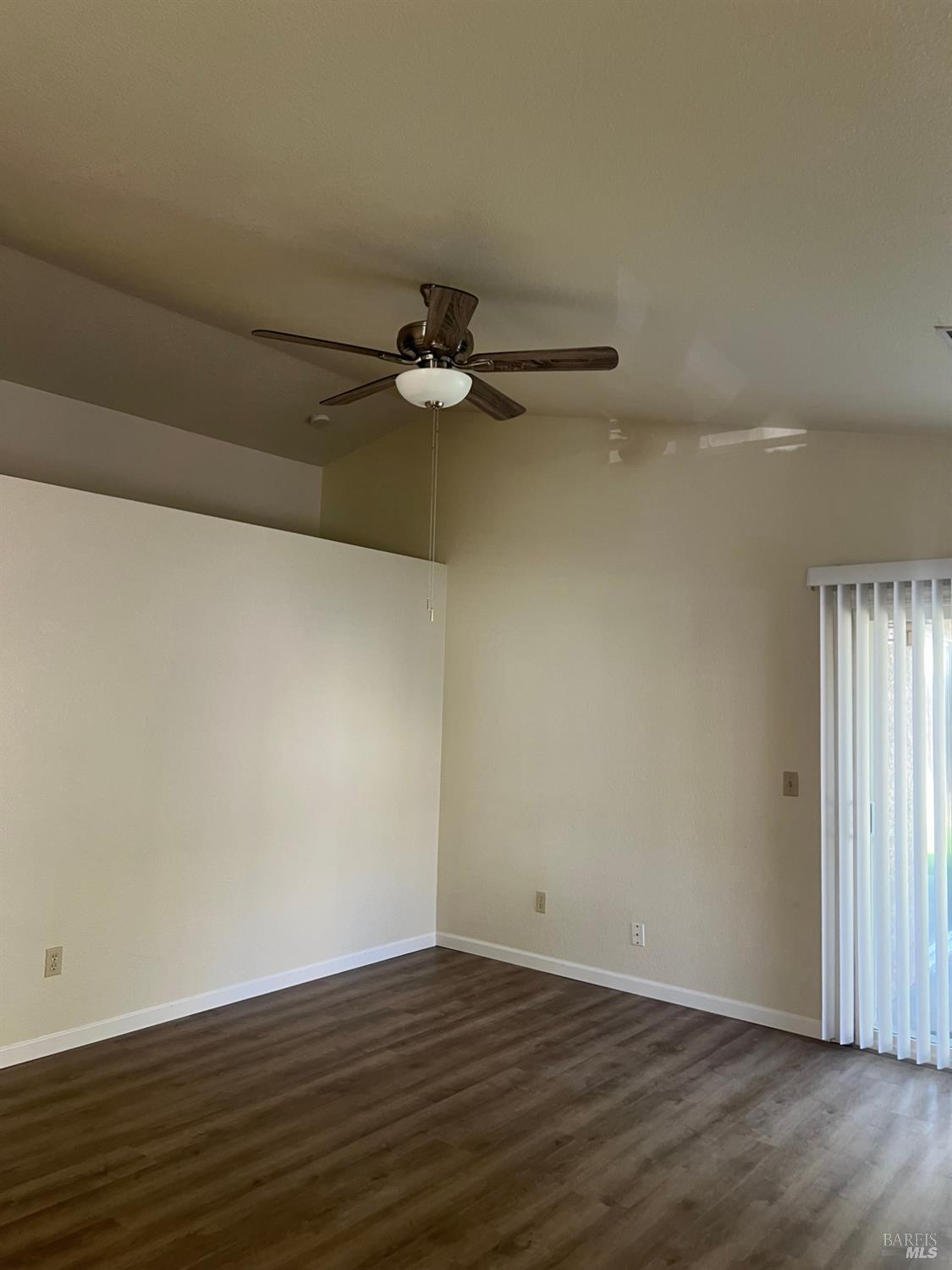 Detail Gallery Image 20 of 52 For 406 Stoneybrook Ln, Vacaville,  CA 95687 - 3 Beds | 2 Baths