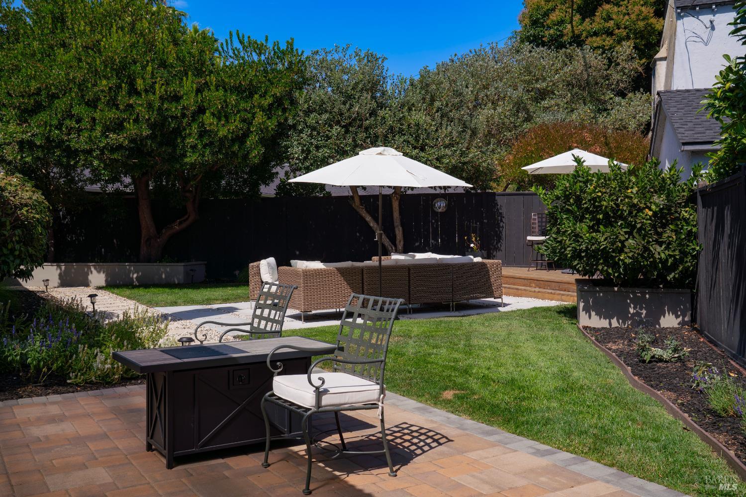 Detail Gallery Image 23 of 32 For 1929 Eleanor Dr, Santa Rosa,  CA 95404 - 3 Beds | 2/1 Baths