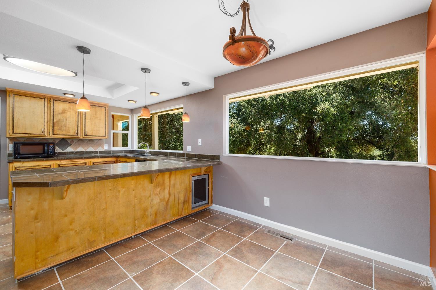 Detail Gallery Image 16 of 41 For 1088 Palomino Rd, Cloverdale,  CA 95425 - 5 Beds | 3 Baths