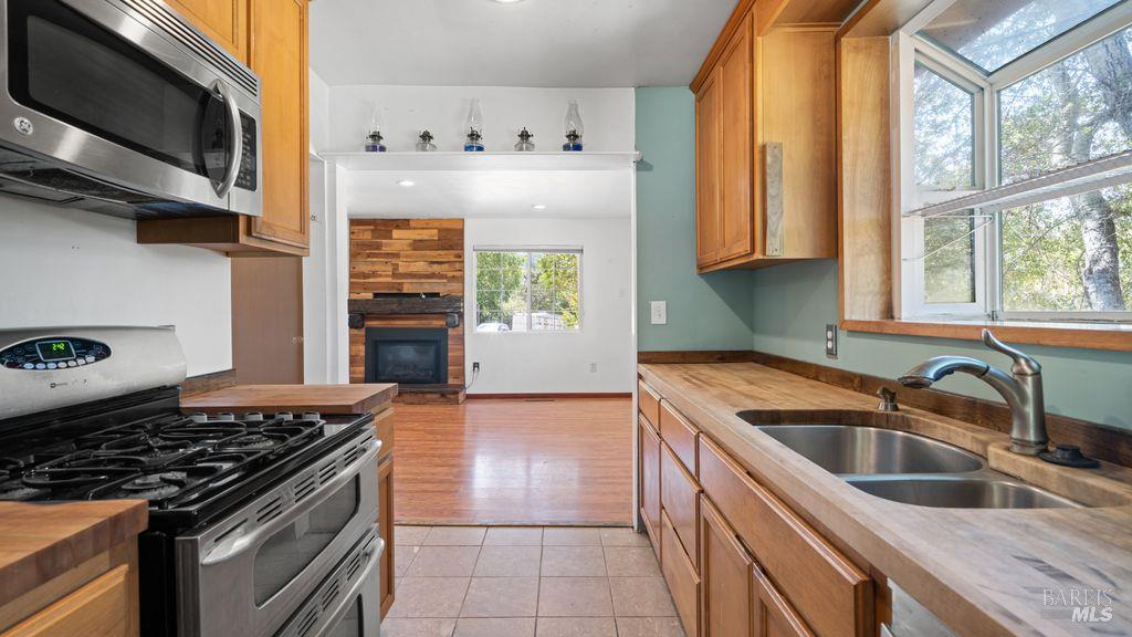 Detail Gallery Image 14 of 49 For 40 El Rancho Dr, Cloverdale,  CA 95425 - 3 Beds | 2 Baths