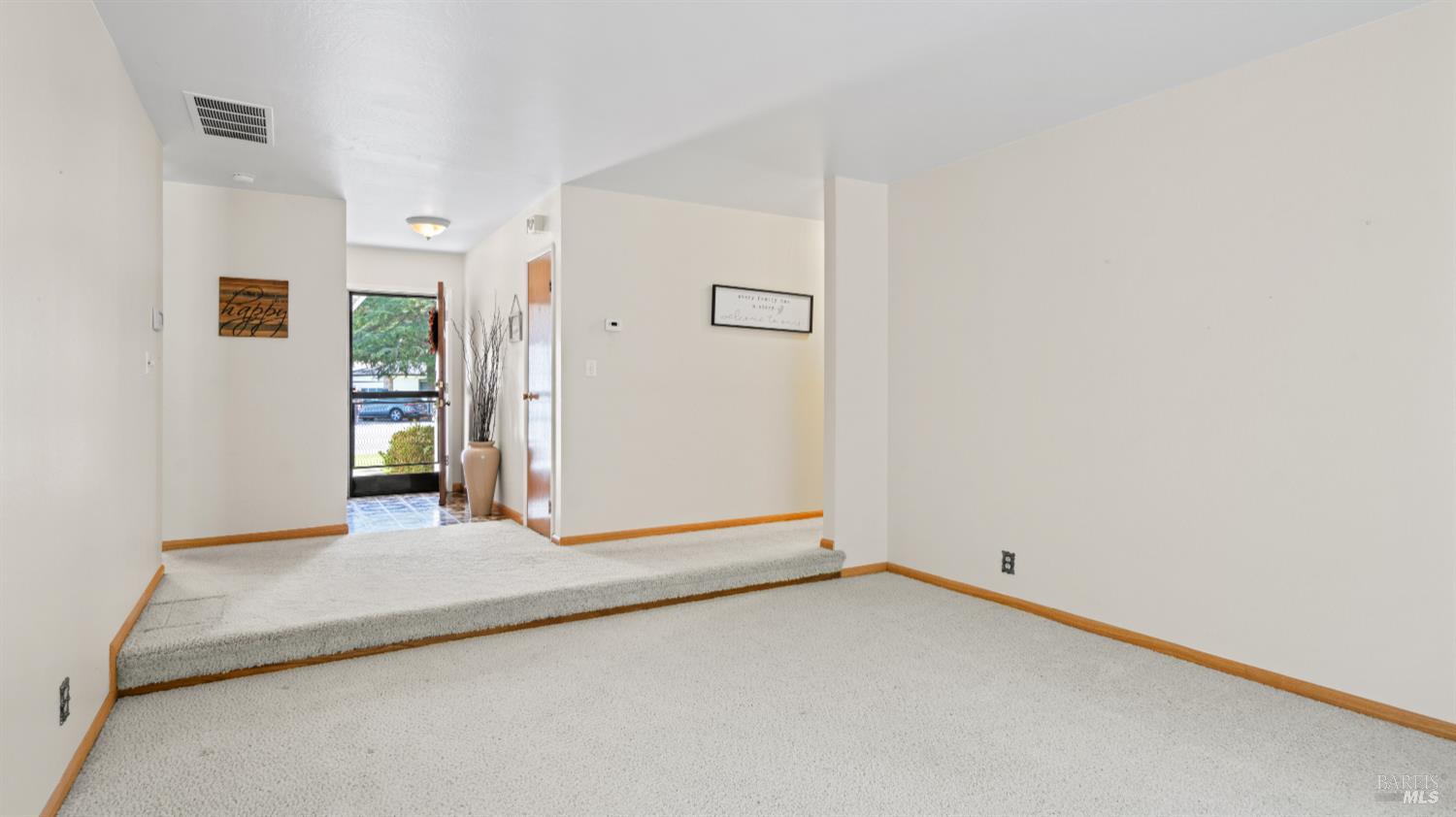 Detail Gallery Image 15 of 78 For 14 St. Paul Cir, Novato,  CA 94947 - 4 Beds | 2 Baths