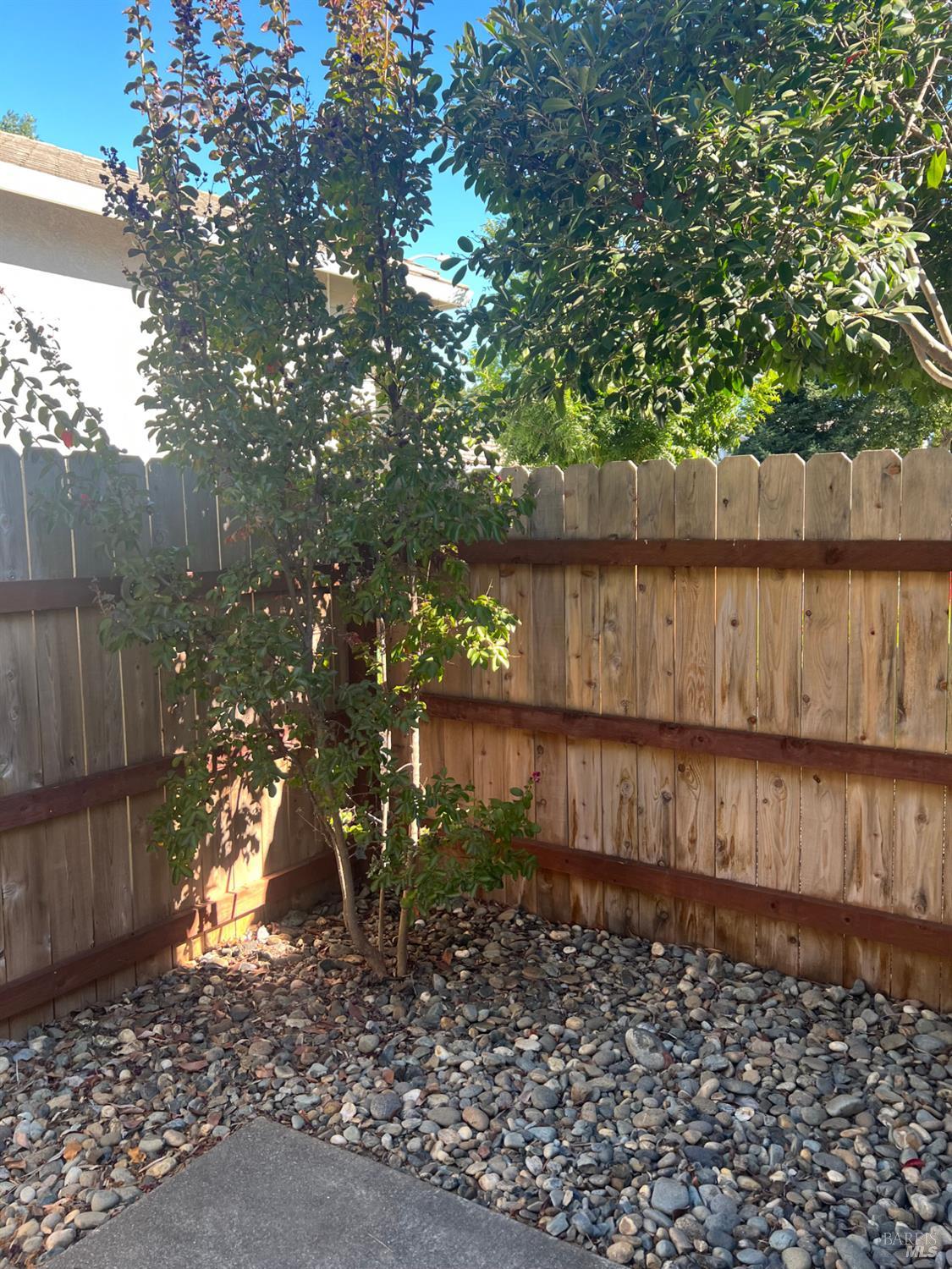 Detail Gallery Image 17 of 52 For 406 Stoneybrook Ln, Vacaville,  CA 95687 - 3 Beds | 2 Baths