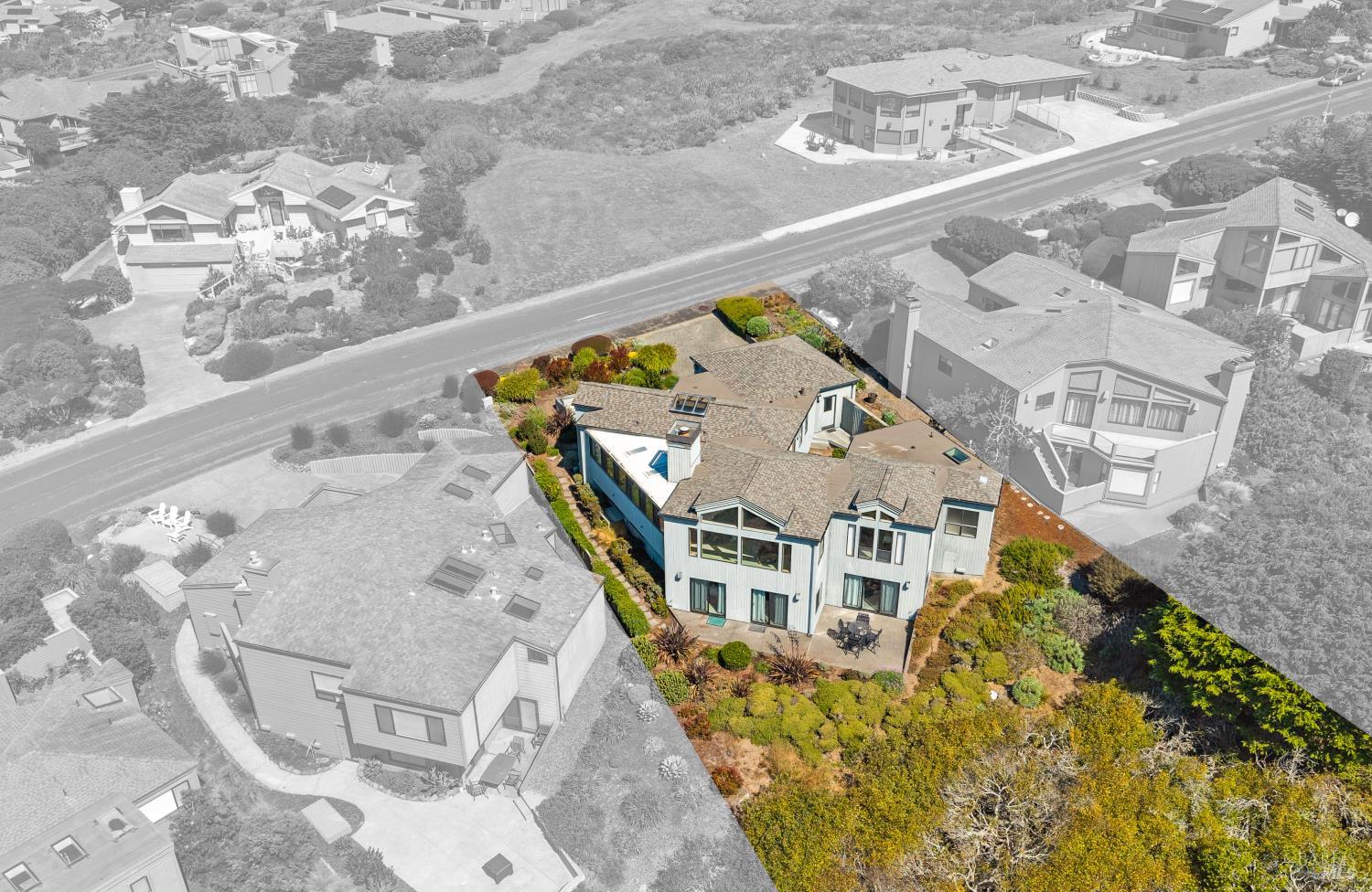 Detail Gallery Image 5 of 59 For 1011 Sea Eagle Loop, Bodega Bay,  CA 94923 - 4 Beds | 2/1 Baths