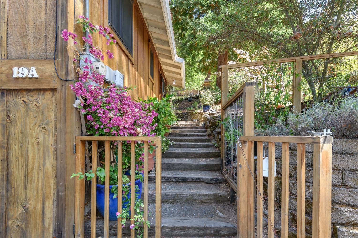 Detail Gallery Image 19 of 30 For 19 Allyn Ave, San Anselmo,  CA 94960 - 4 Beds | 3 Baths