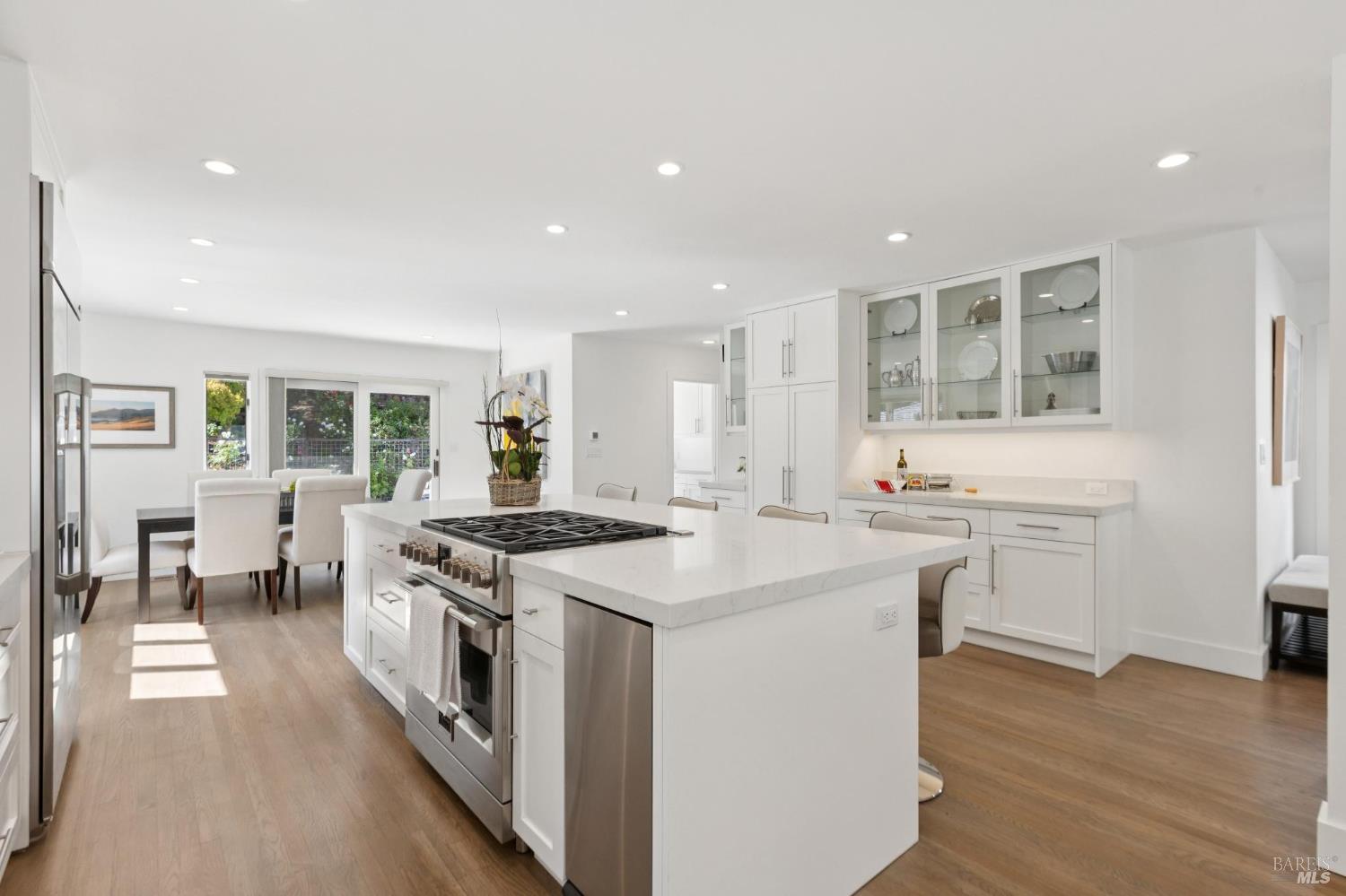 Detail Gallery Image 18 of 55 For 357 Mountain View Ave, San Rafael,  CA 94901 - 4 Beds | 2 Baths