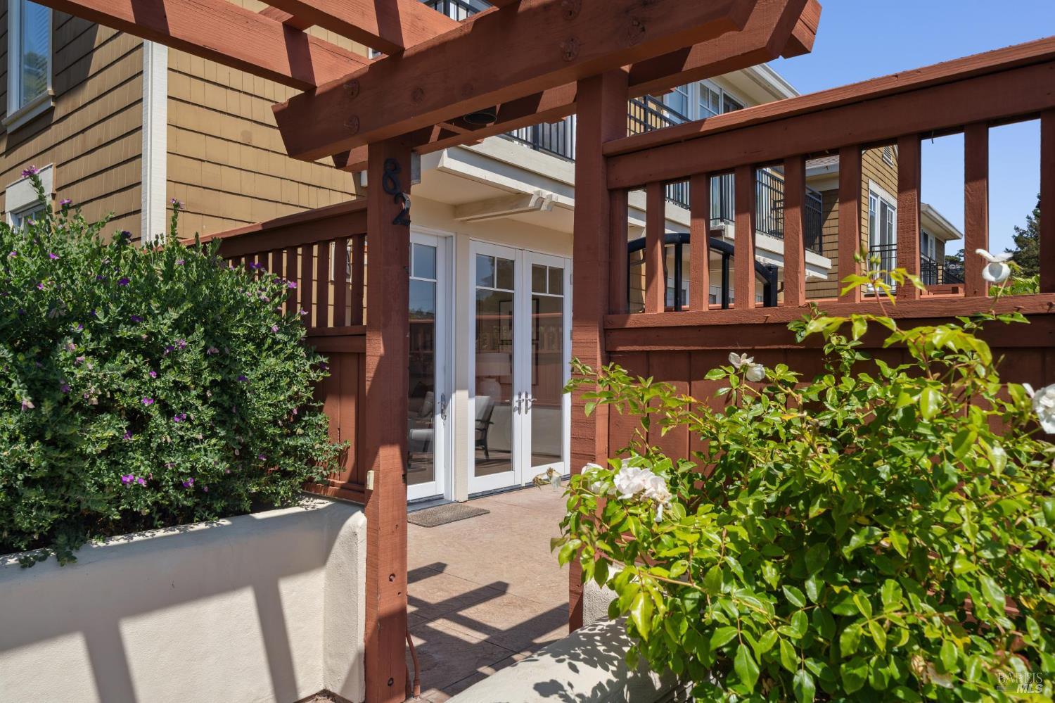 Detail Gallery Image 4 of 69 For 82 Neds Way, Tiburon,  CA 94920 - 3 Beds | 3 Baths